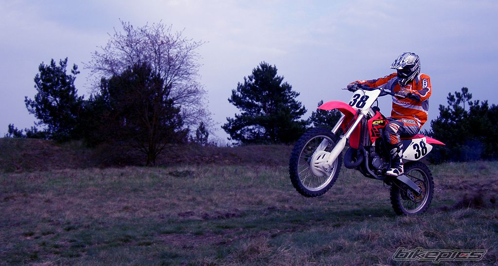2002 HONDA CR 125 | Picture 1638015 motorcycle photo