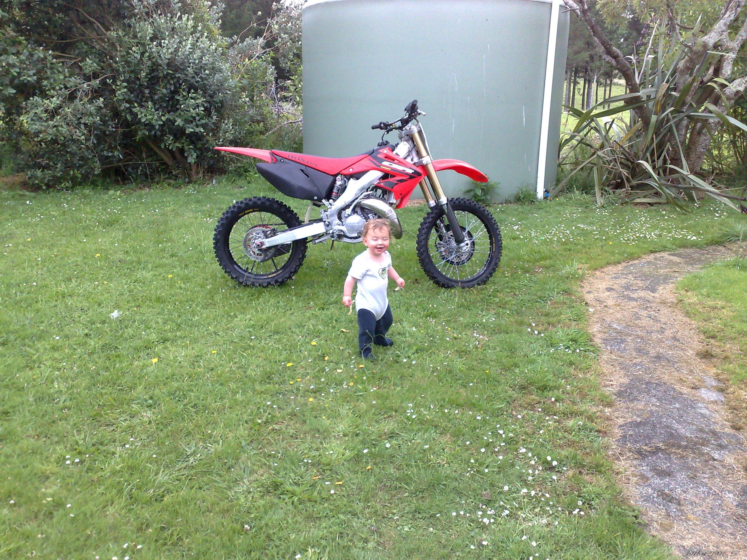 2004 HONDA CR 125 | Picture 1638064 motorcycle photo
