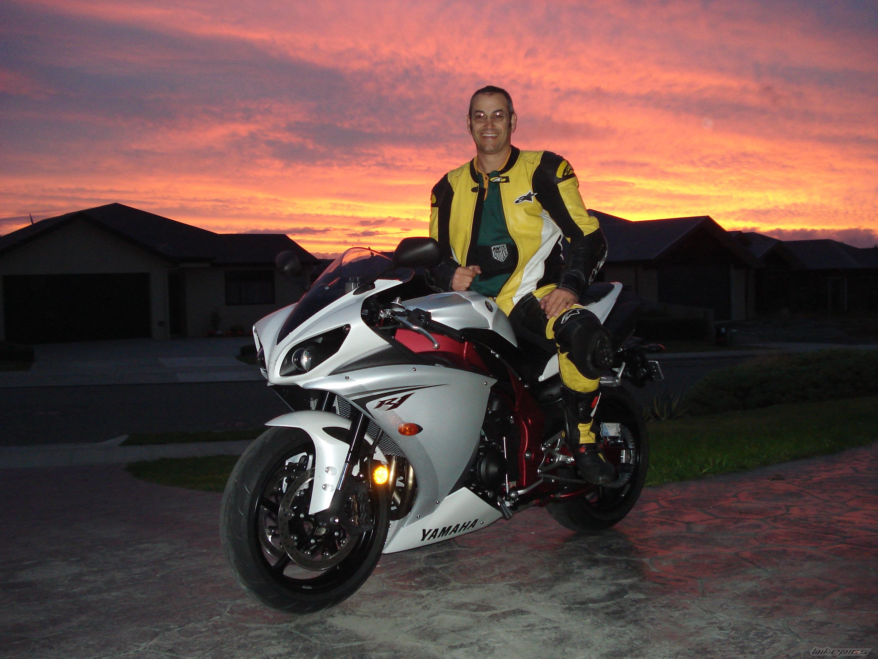 2009 YAMAHA YZF R1 | Picture 1640702 motorcycle photo