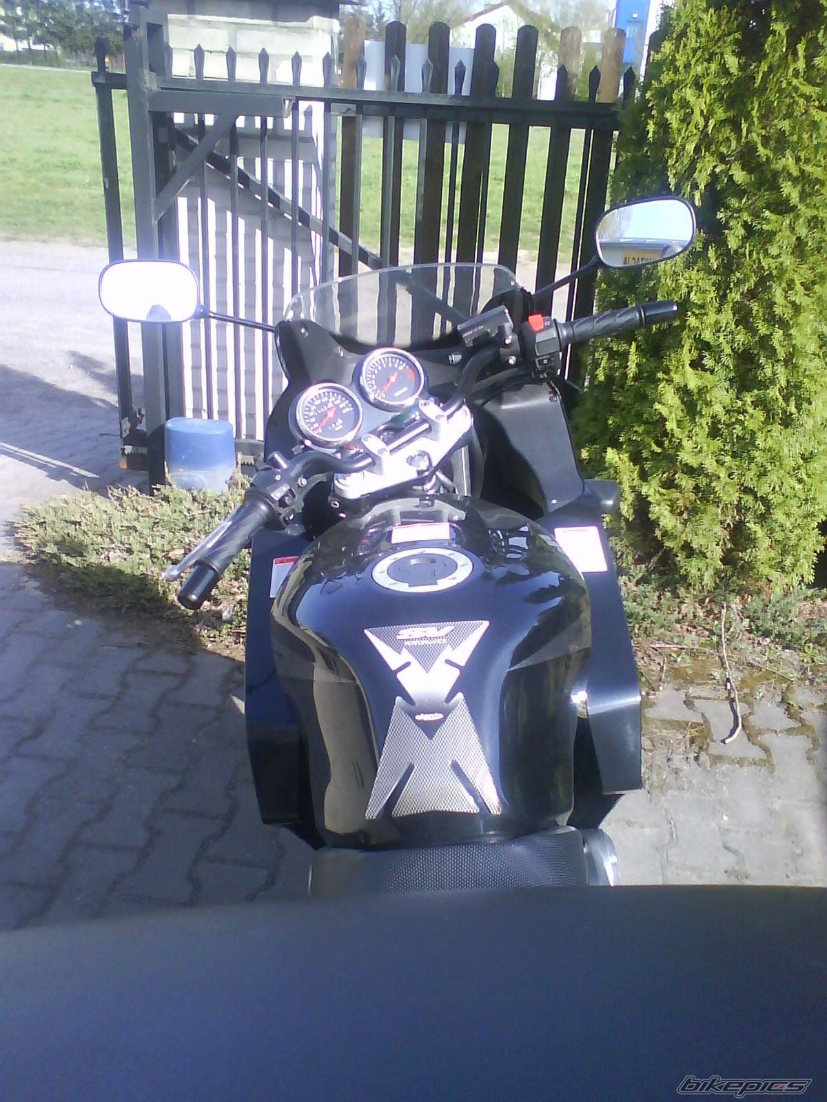2004 SUZUKI GS 500 | Picture 1641177 motorcycle photo