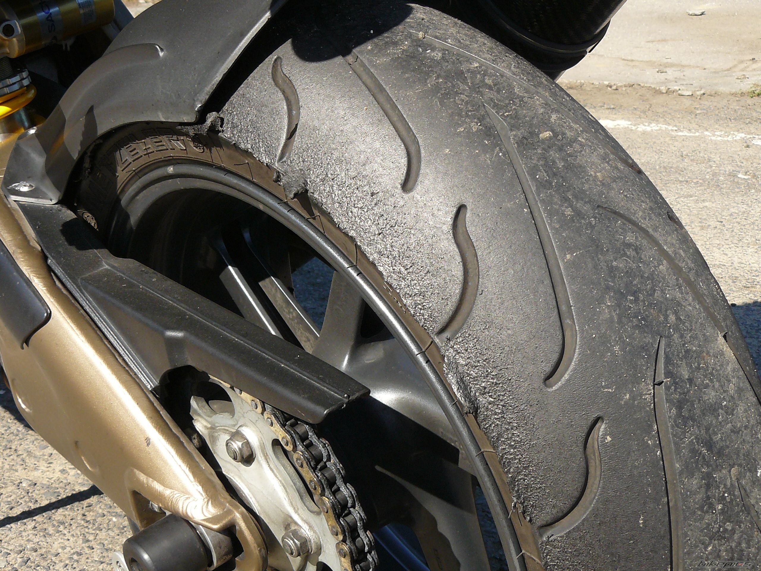 2004 APRILIA RSV MILLE TUONO | Picture 1642342 motorcycle photo