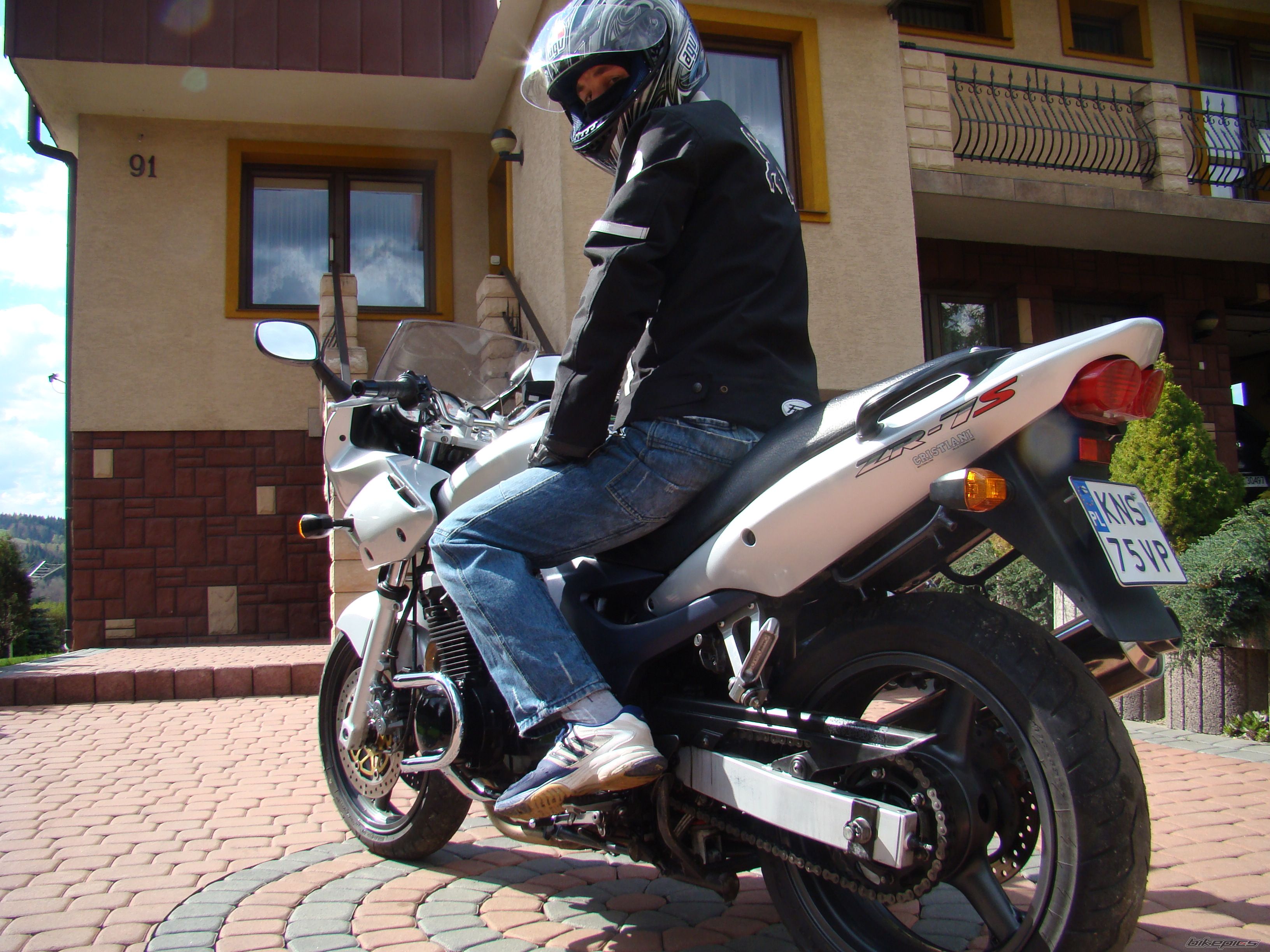 2002 KAWASAKI ZR7S | Picture 1644980 motorcycle photo