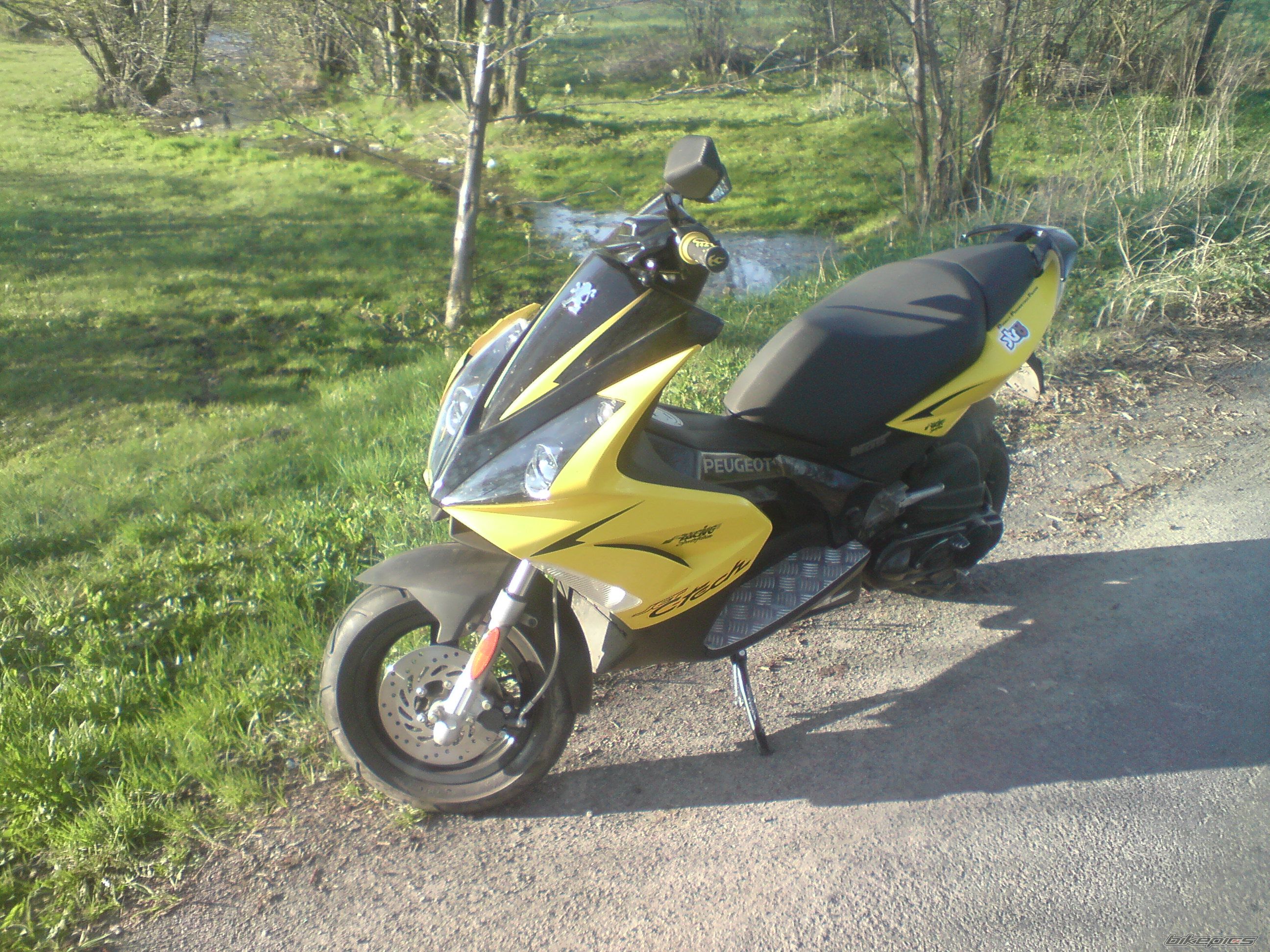 2005 PEUGEOT JET FORCE | Picture 1645357 motorcycle photo