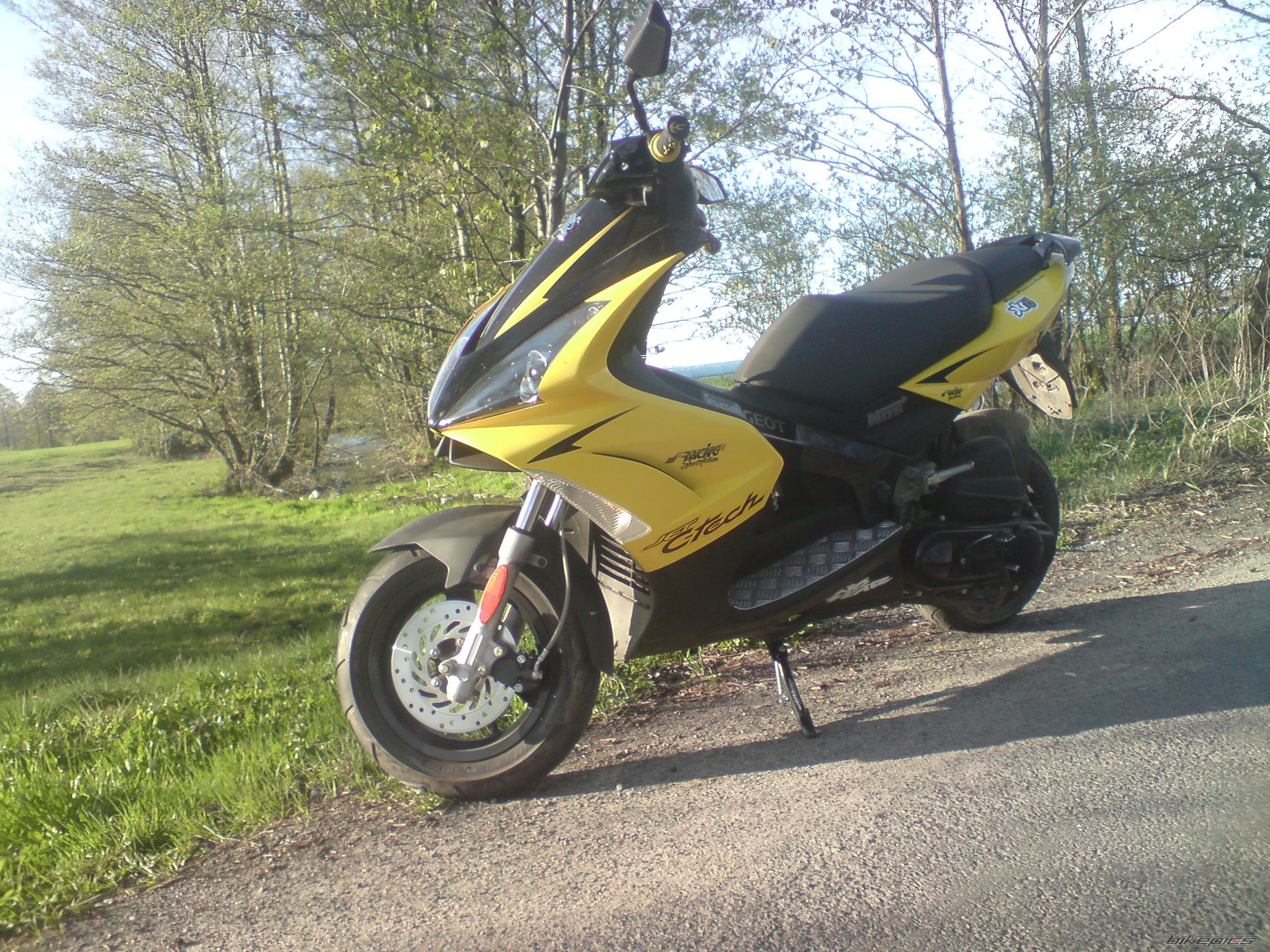2005 PEUGEOT JET FORCE | Picture 1645360 motorcycle photo