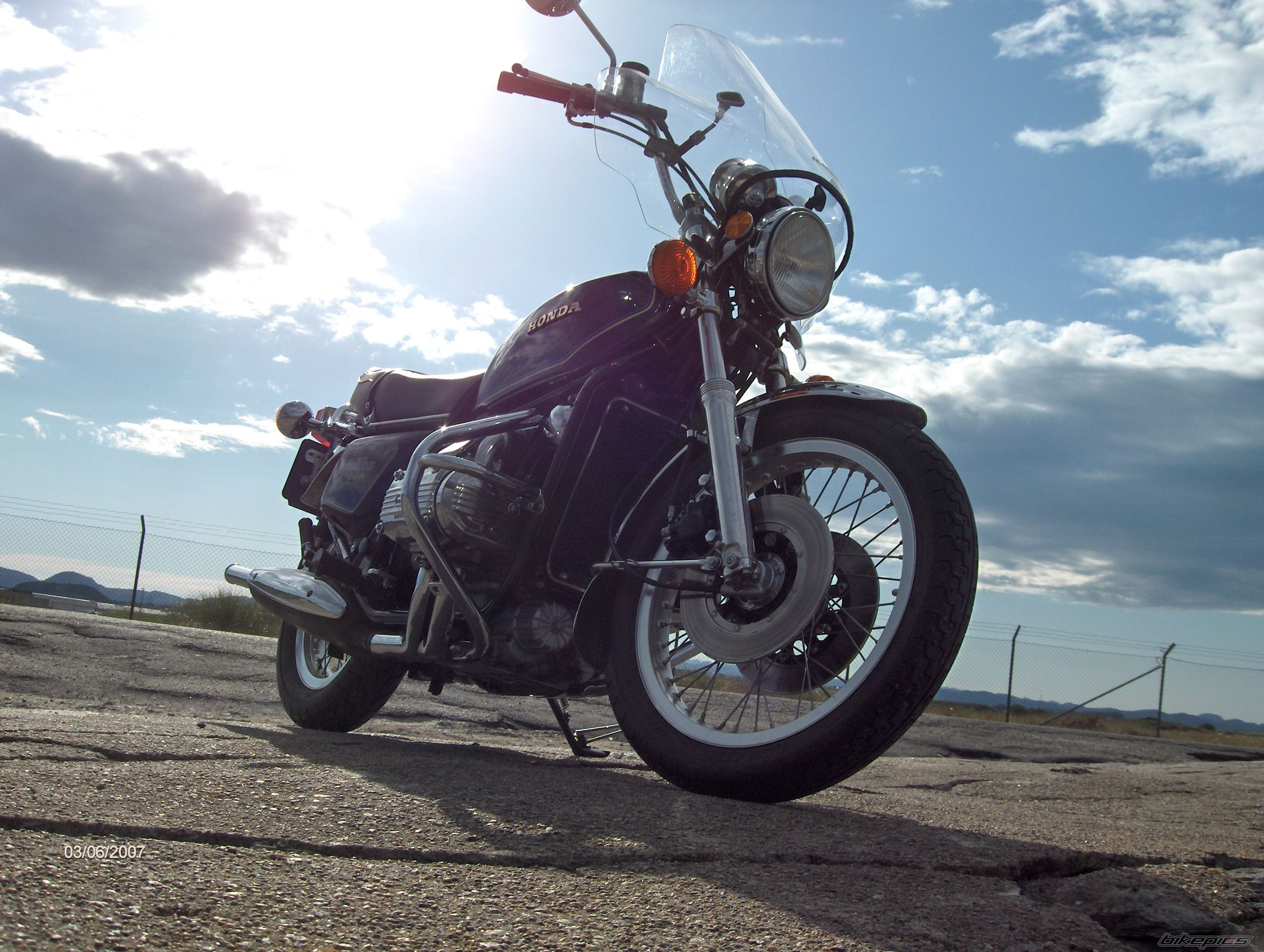 1977 HONDA GOLDWING | Picture 1645568 motorcycle photo