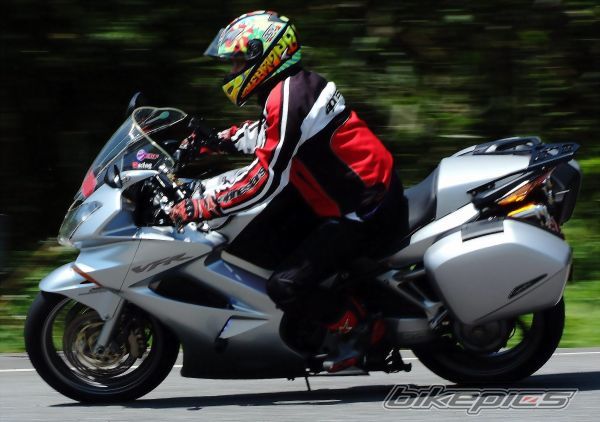 2005 HONDA VFR 800 | Picture 1645983 motorcycle photo