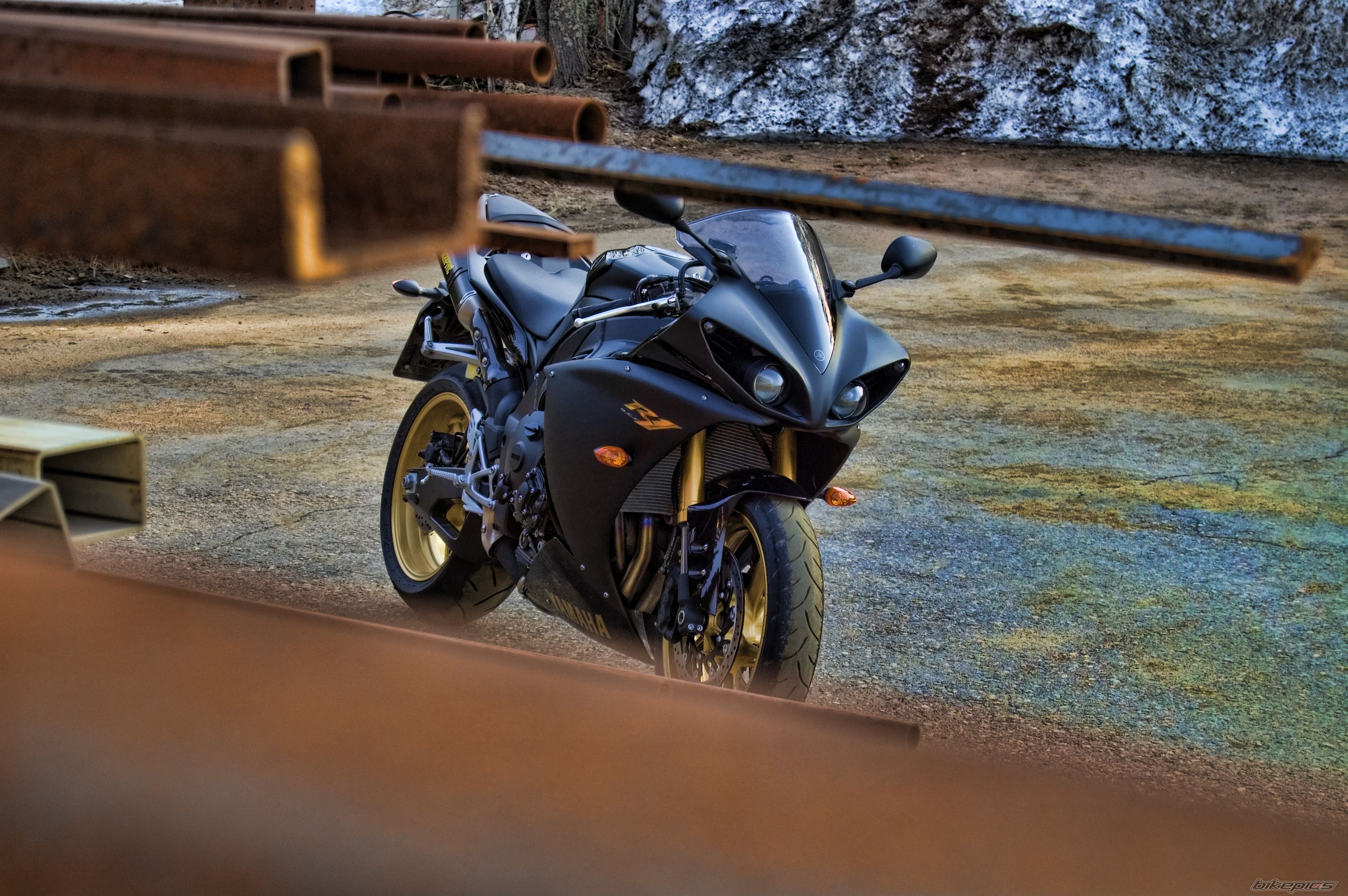 2009 YAMAHA YZF R1 | Picture 1648890 motorcycle photo