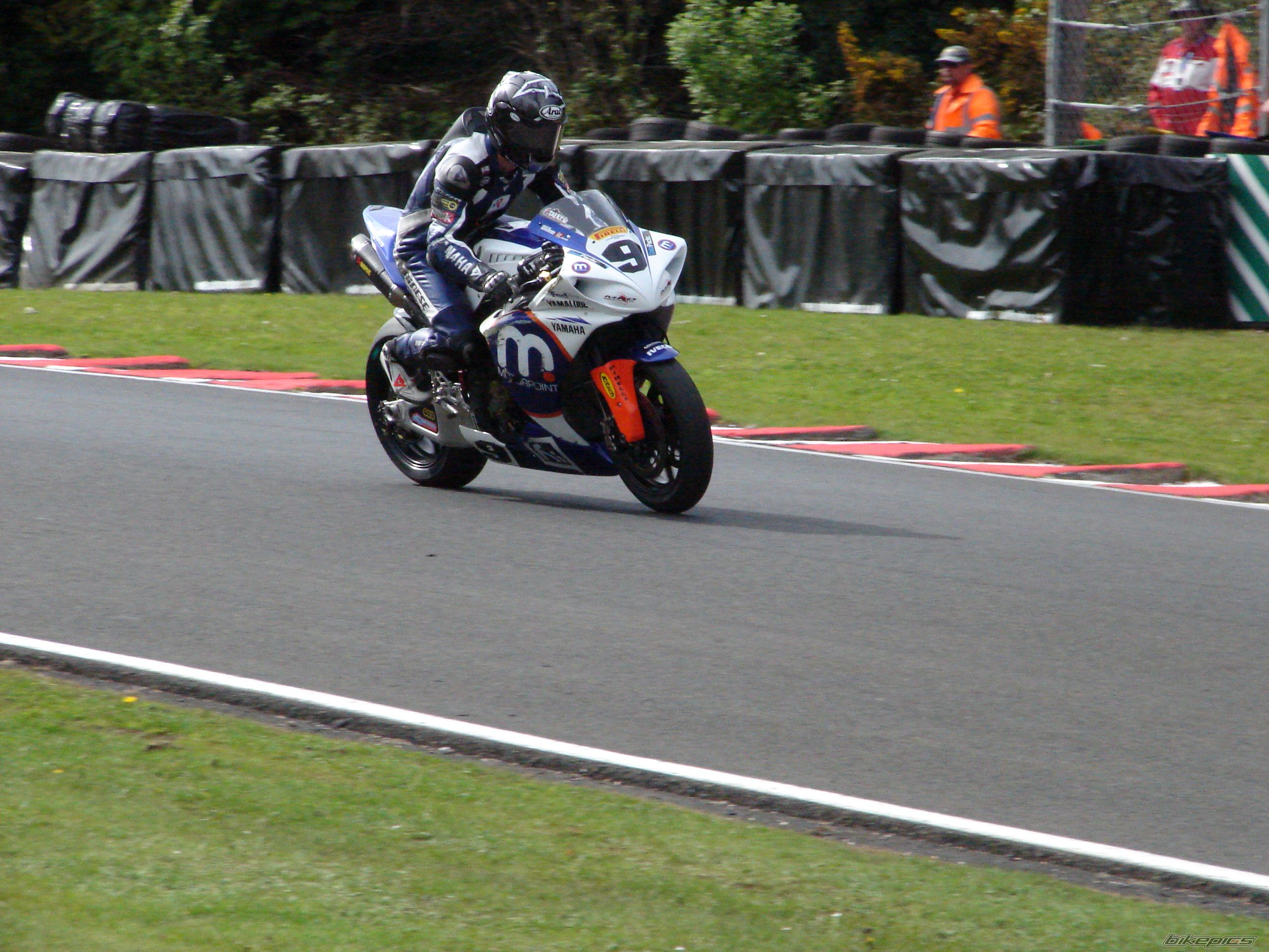 2009 YAMAHA YZF R1 | Picture 1656489 motorcycle photo