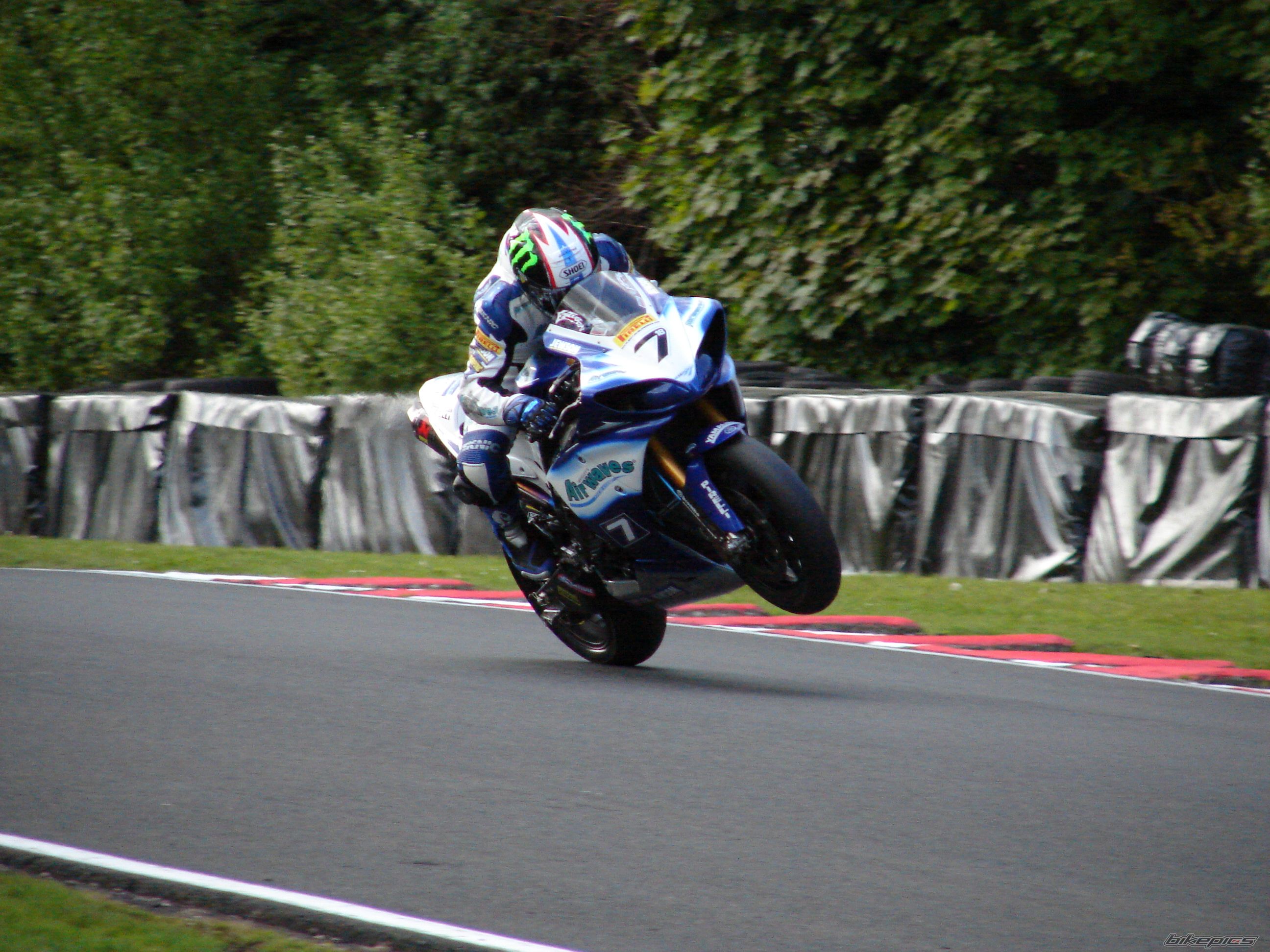 2009 YAMAHA YZF R1 | Picture 1656516 motorcycle photo