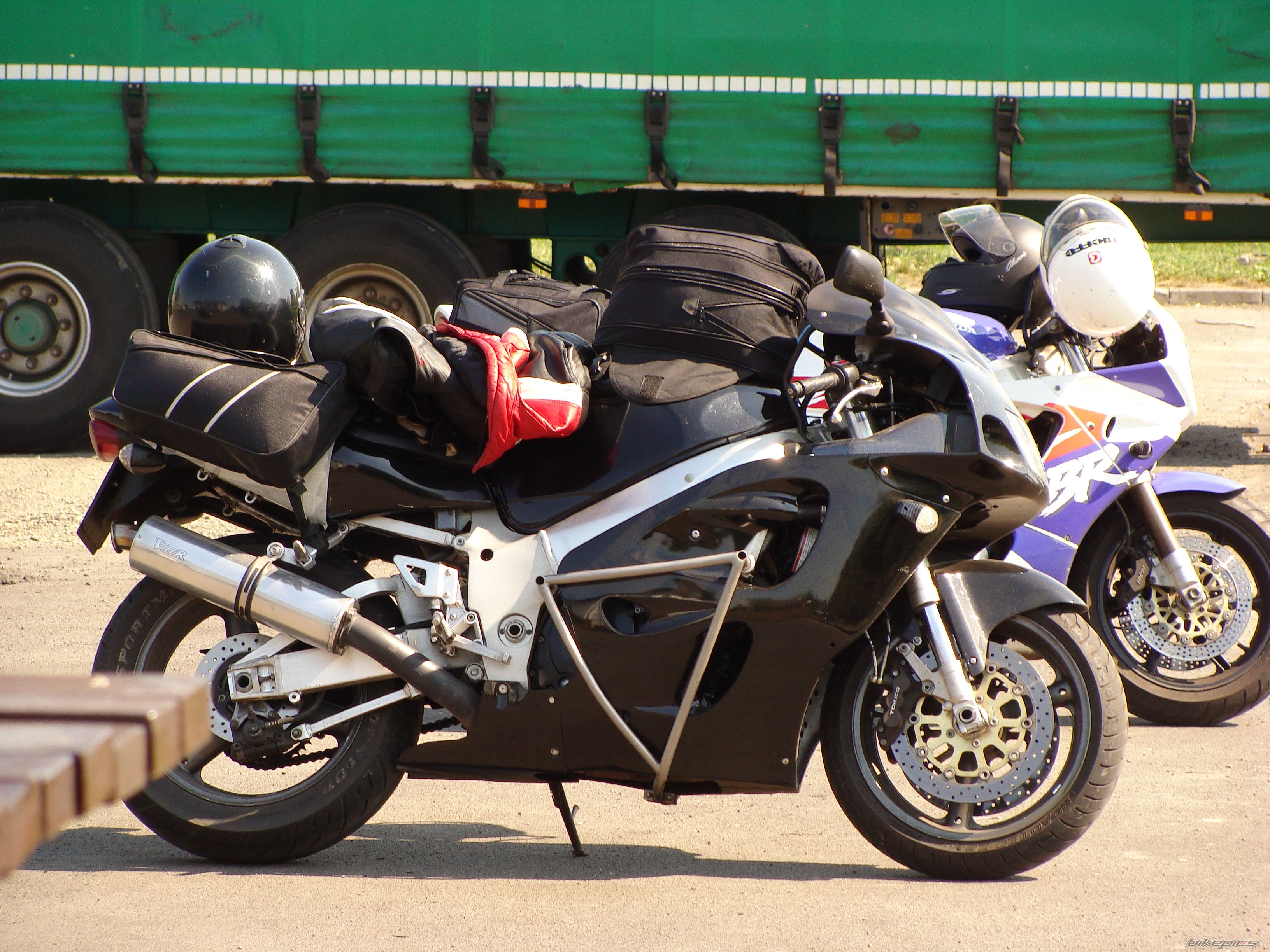 1996 SUZUKI GSX R 750 | Picture 1658817 motorcycle photo