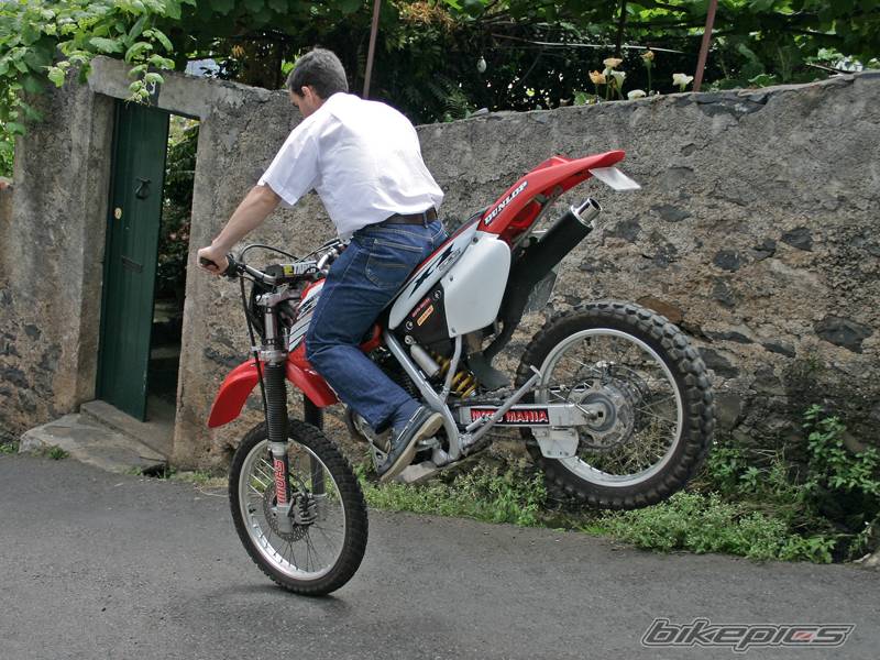 2000 HONDA XR 400 | Picture 165946 motorcycle photo