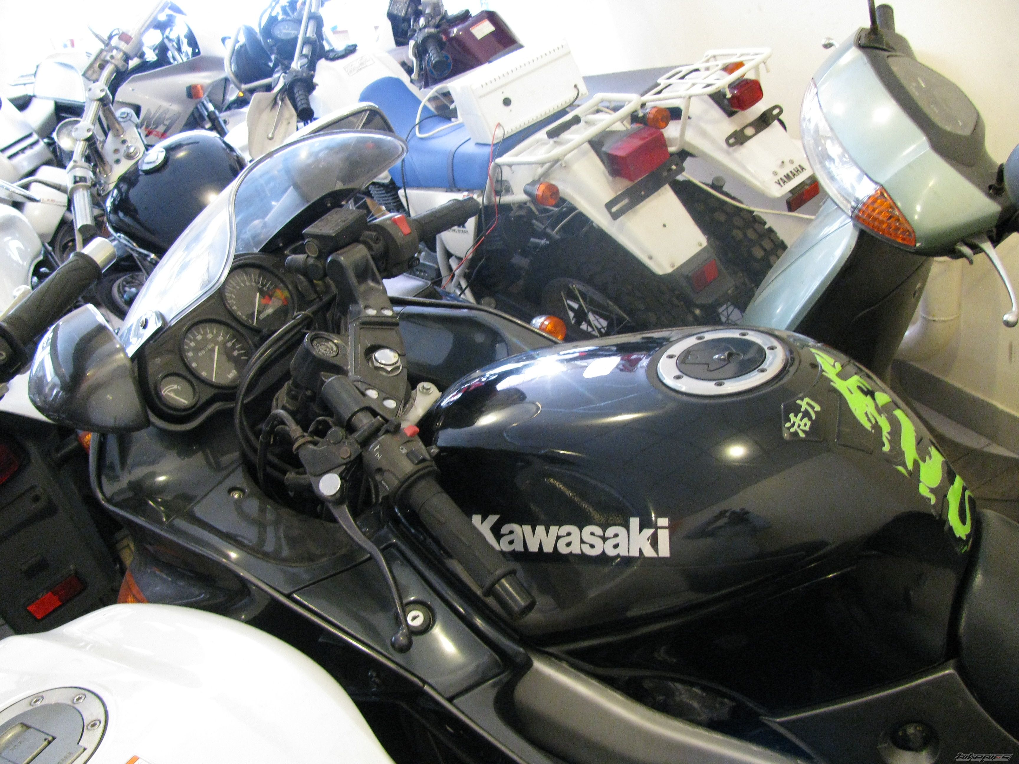 2002 KAWASAKI ZZR 400 | Picture 1661987 motorcycle photo