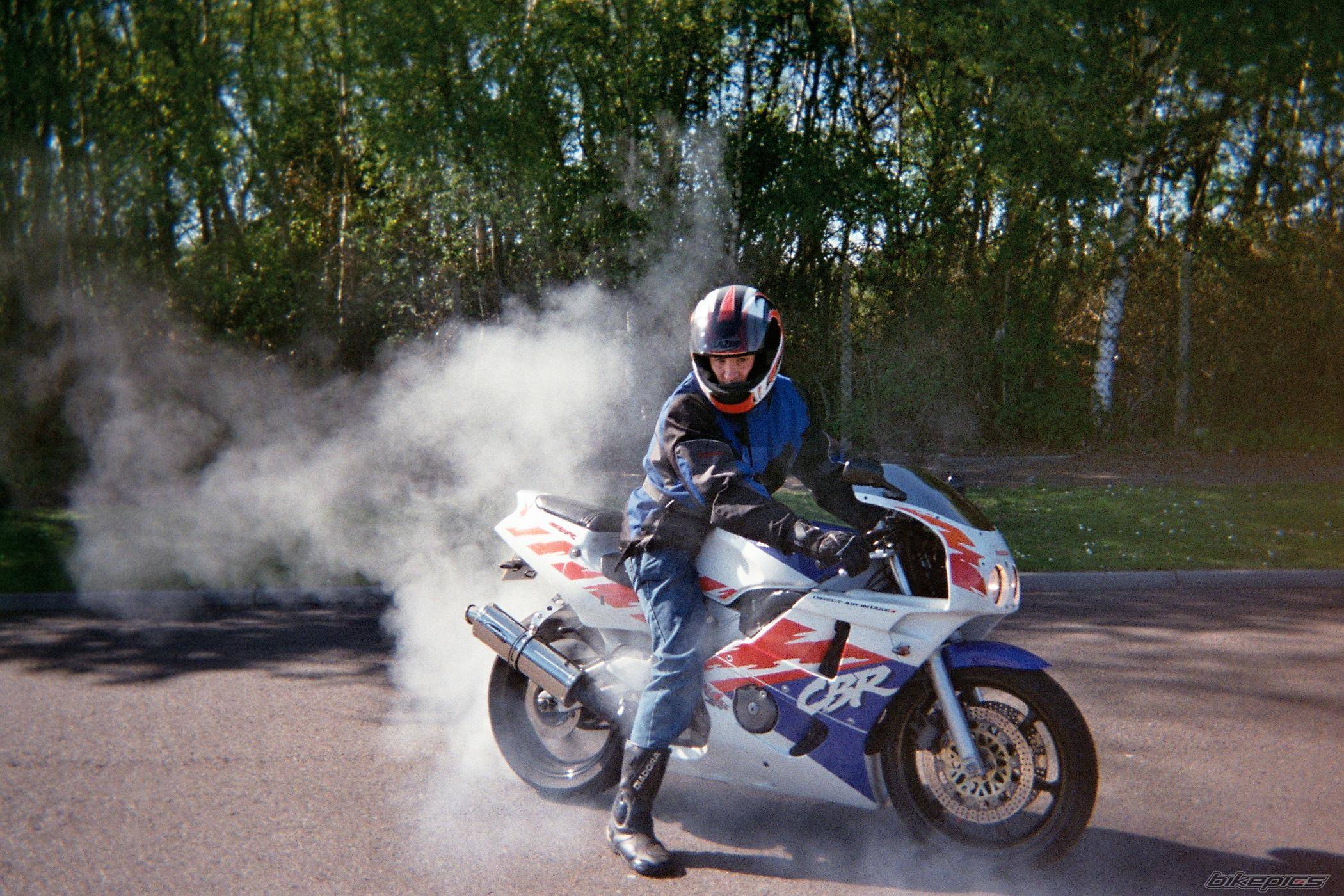 1994 HONDA CBR 400 | Picture 166906 motorcycle photo