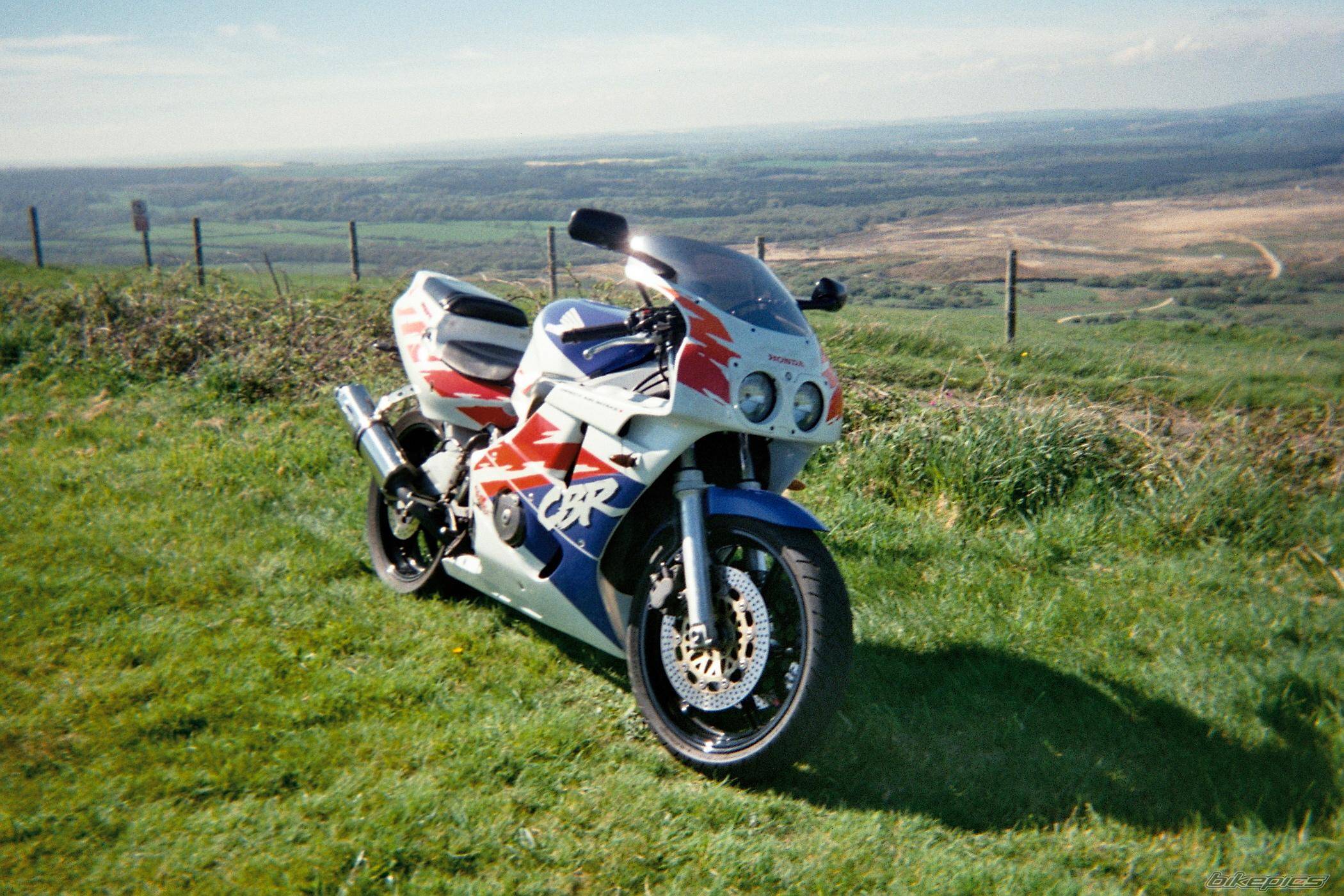 1994 HONDA CBR 400 | Picture 166909 motorcycle photo