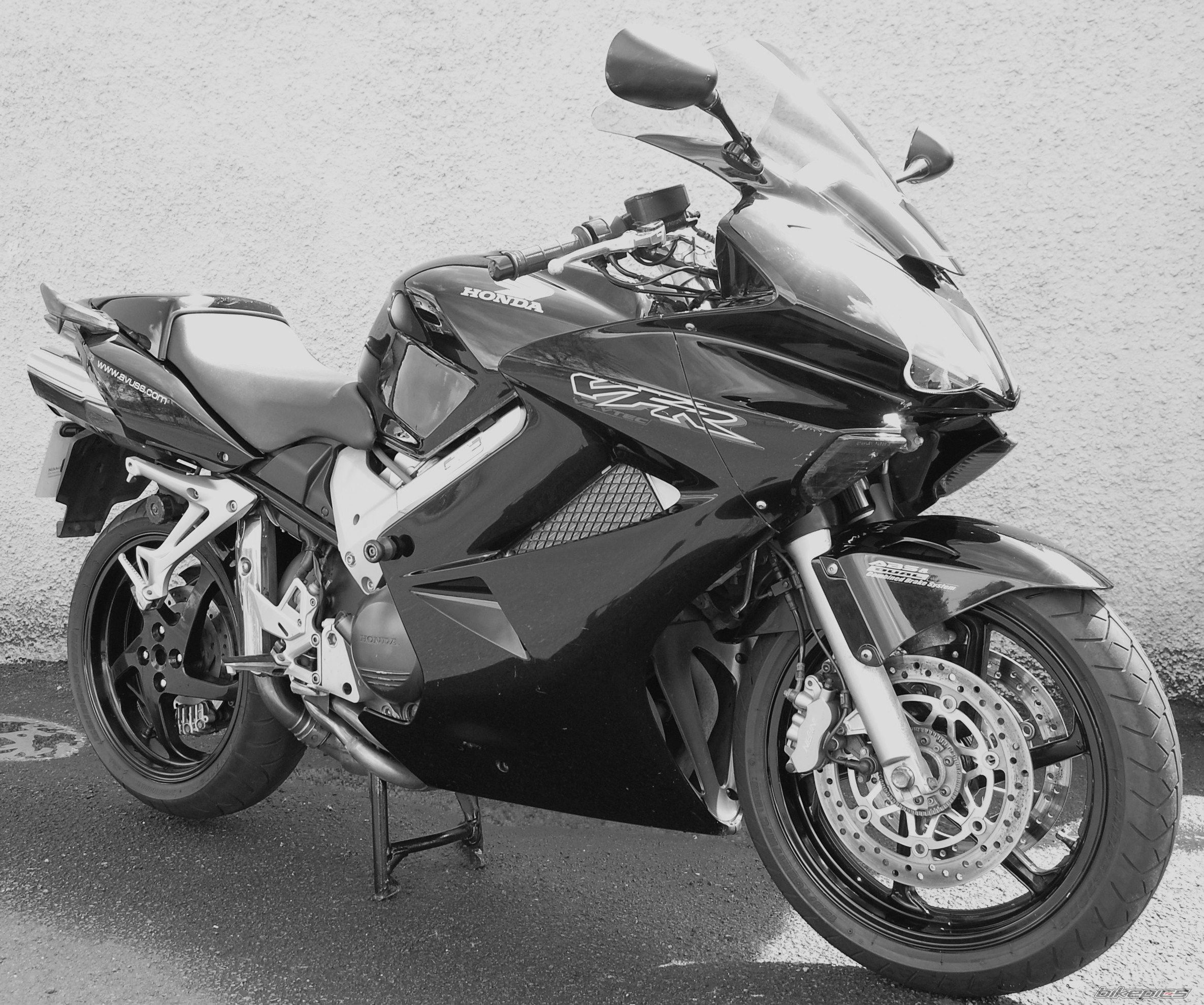 2002 HONDA VFR 800 | Picture 1670347 motorcycle photo