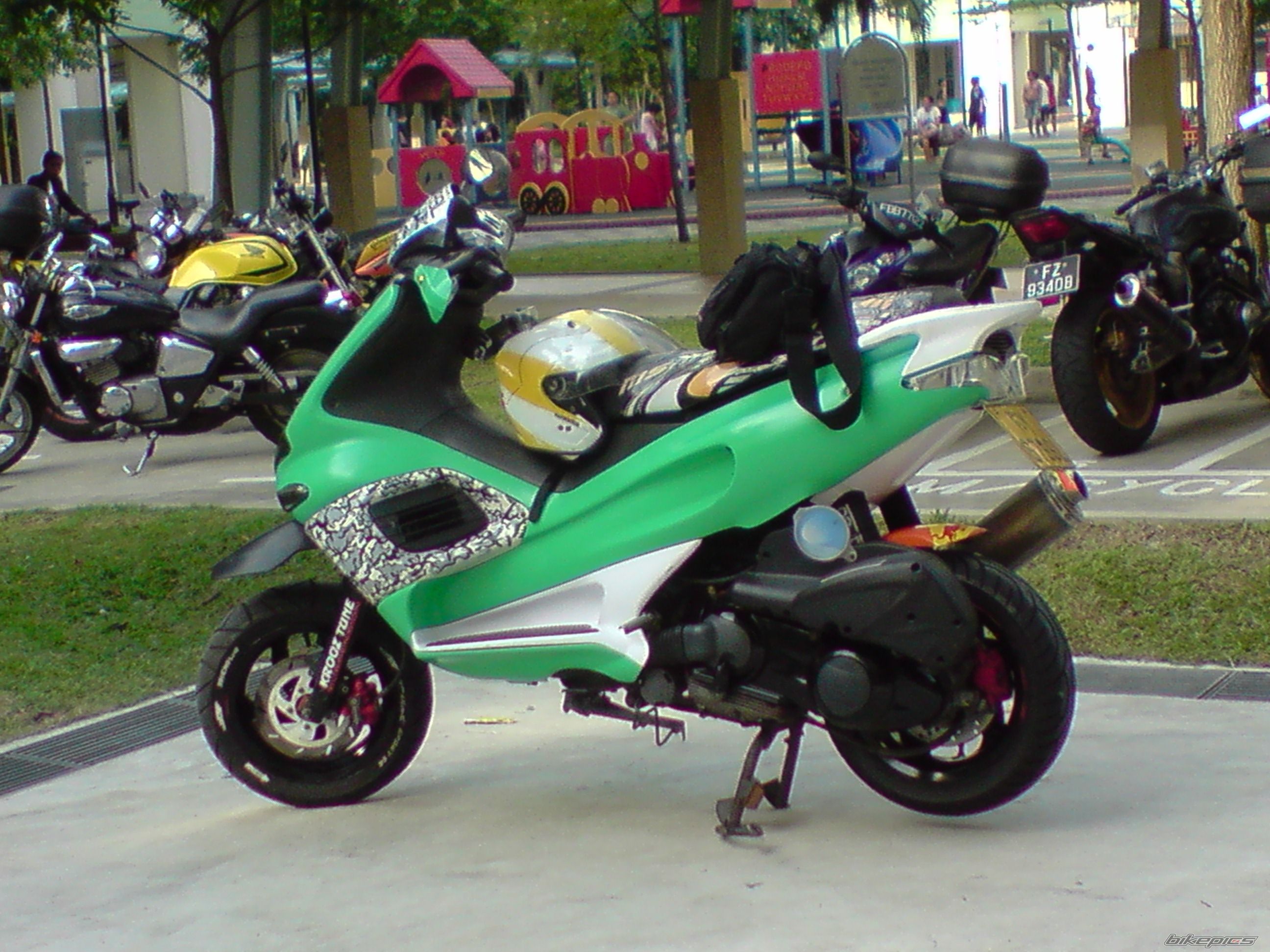 2004 GILERA RUNNER 200 VXR | Picture 1672095 motorcycle photo