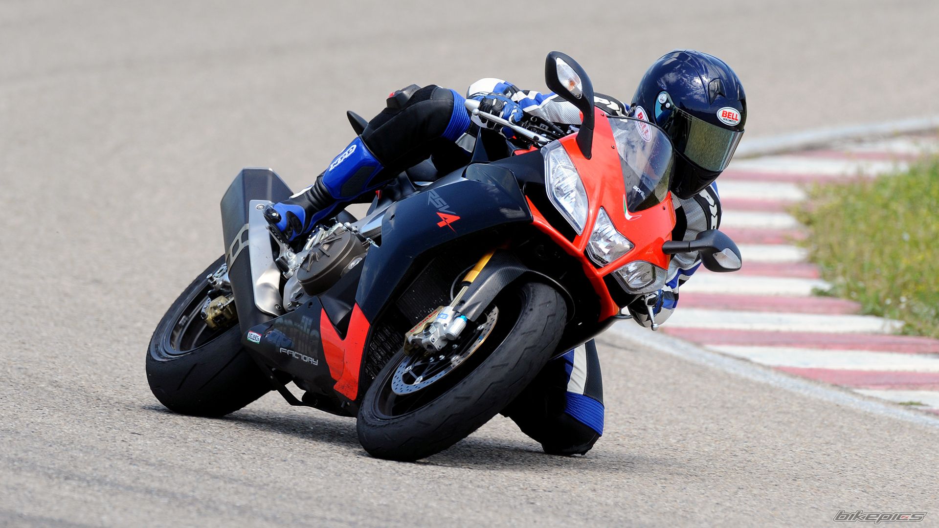 2009 APRILIA RSV4 FACTORY | Picture 1675902 motorcycle photo