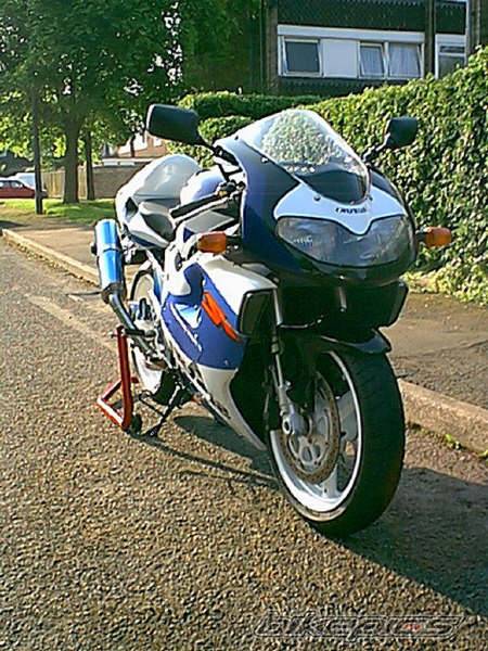 1999 SUZUKI TL1000R | Picture 16829 motorcycle photo