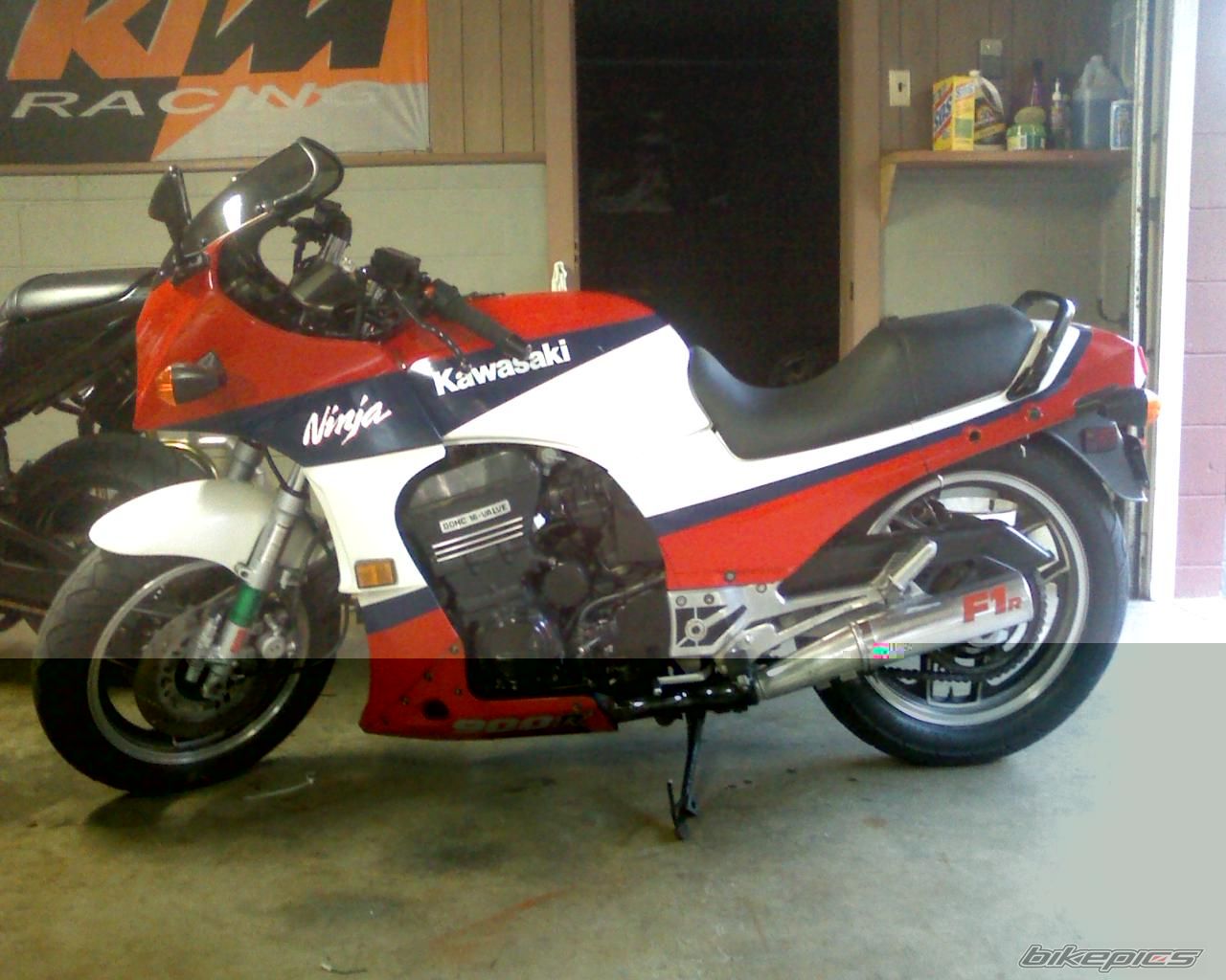 1986 KAWASAKI GPZ 900 | Picture 1684321 motorcycle photo