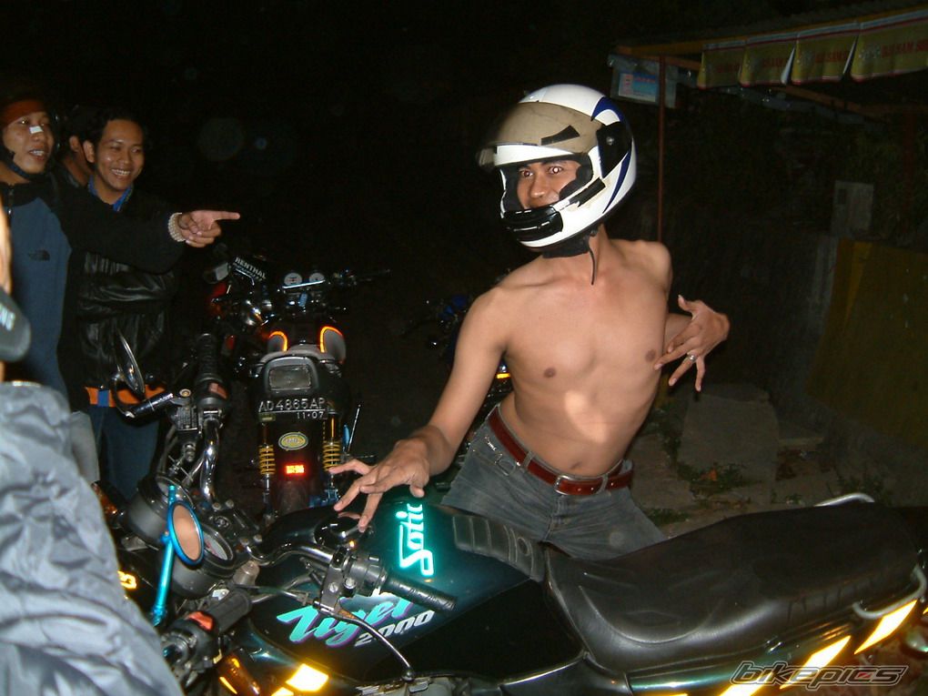 2009 HONDA GL 200 | Picture 1690058 motorcycle photo