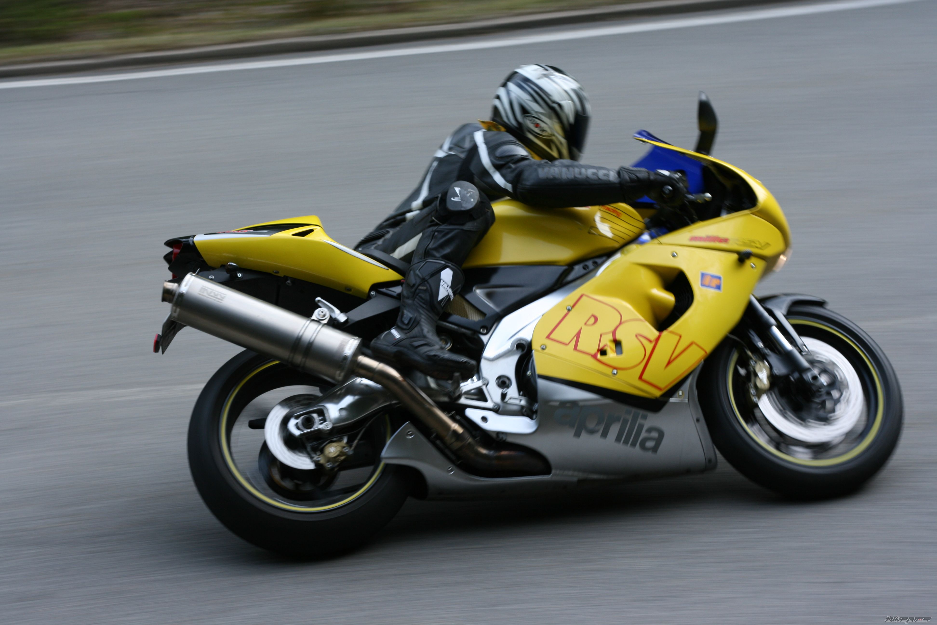 2000 APRILIA RSV 1000 MILLE | Picture 1693238 motorcycle photo