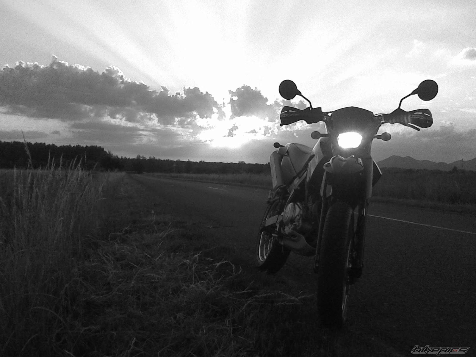 2005 YAMAHA XT 125 | Picture 1693893 motorcycle photo