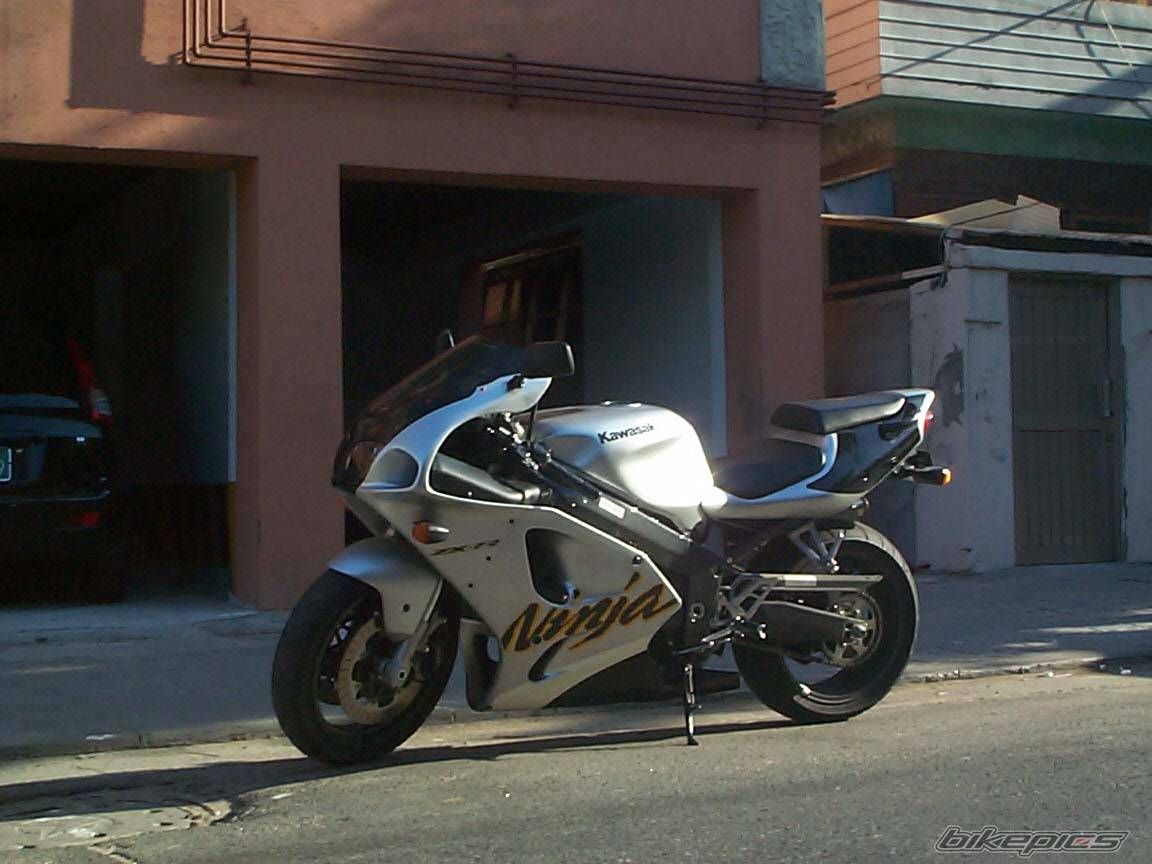 2000 KAWASAKI ZX 7R | Picture 16959 motorcycle photo