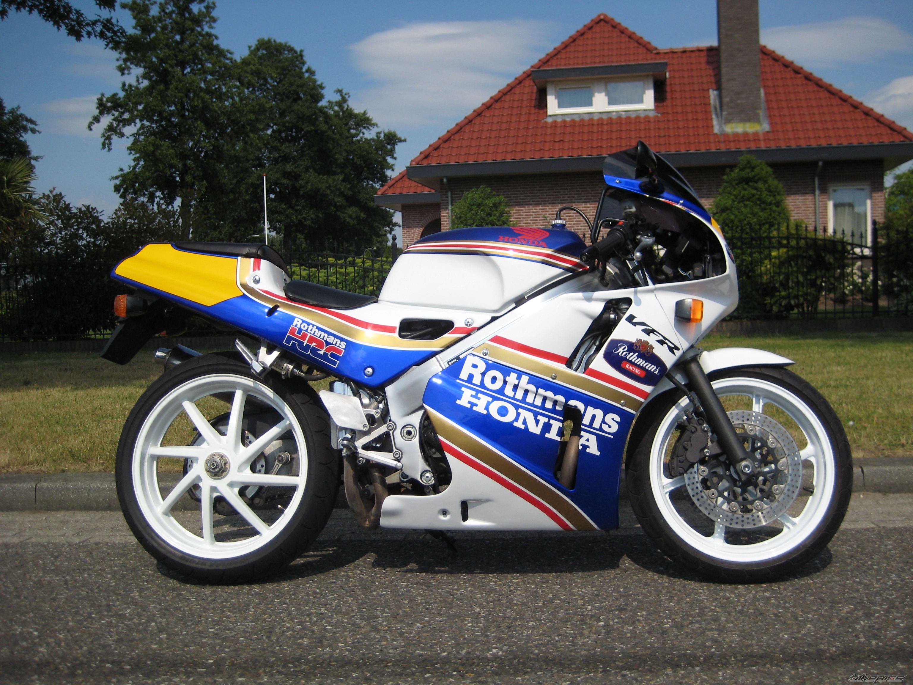 1996 HONDA VFR 400 | Picture 1697045 motorcycle photo
