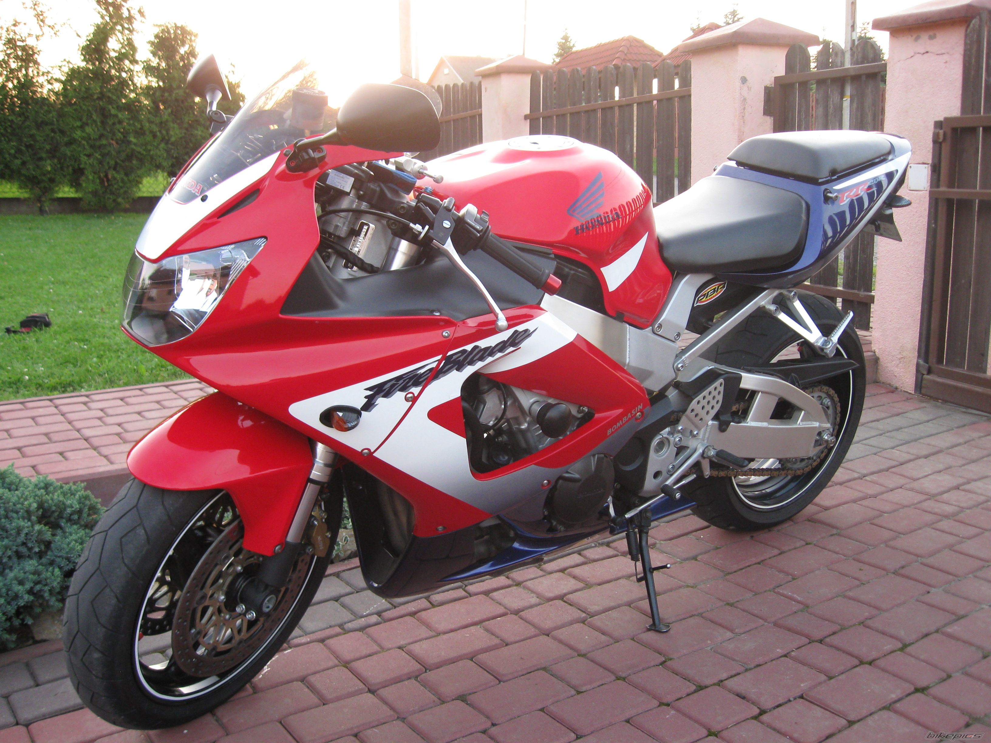2001 HONDA CBR 900 | Picture 1702908 motorcycle photo