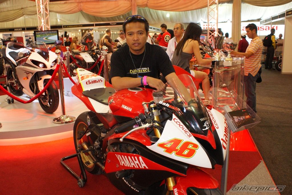 2009 YAMAHA YZF R1 | Picture 1703119 motorcycle photo