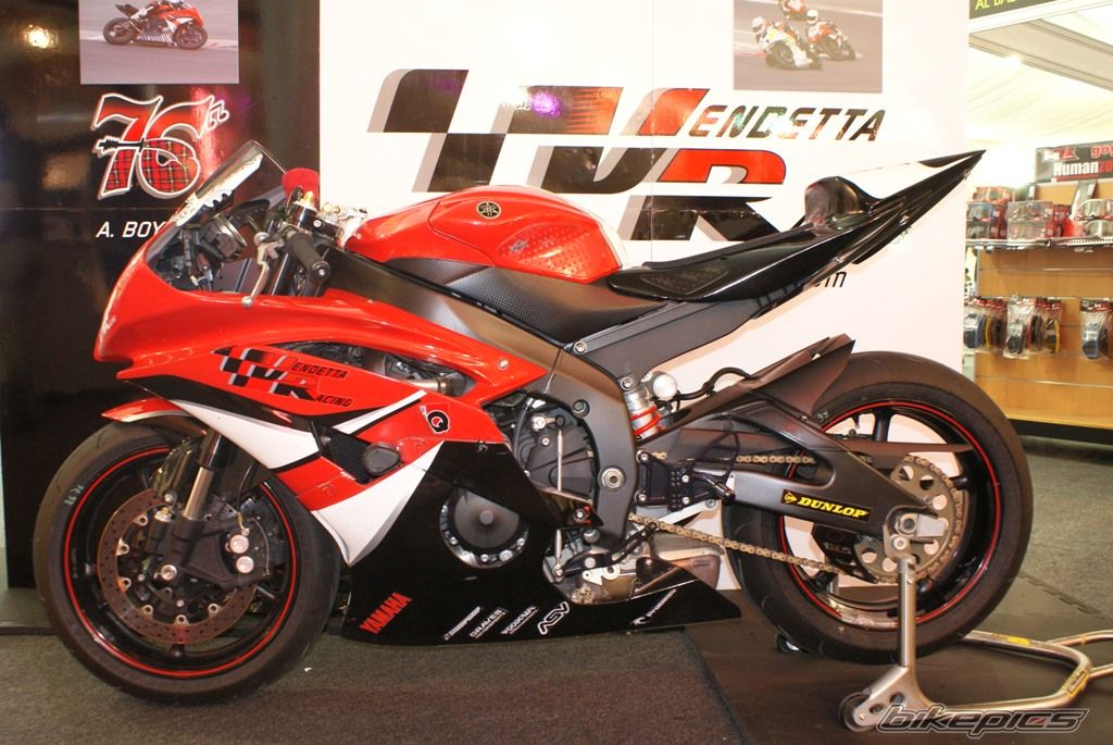 2009 YAMAHA YZF R1 | Picture 1703129 motorcycle photo