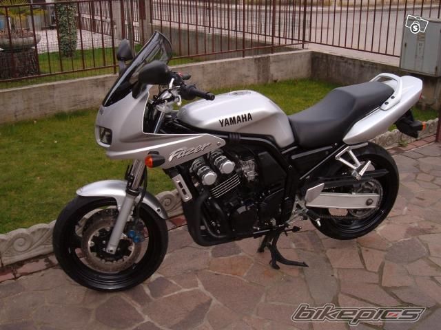 2001 YAMAHA FZS 600 FAZER | Picture 1705491 motorcycle photo