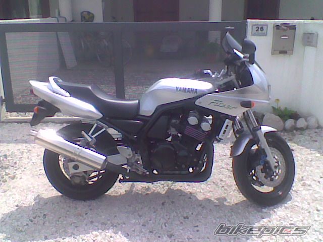 2001 YAMAHA FZS 600 FAZER | Picture 1705492 motorcycle photo