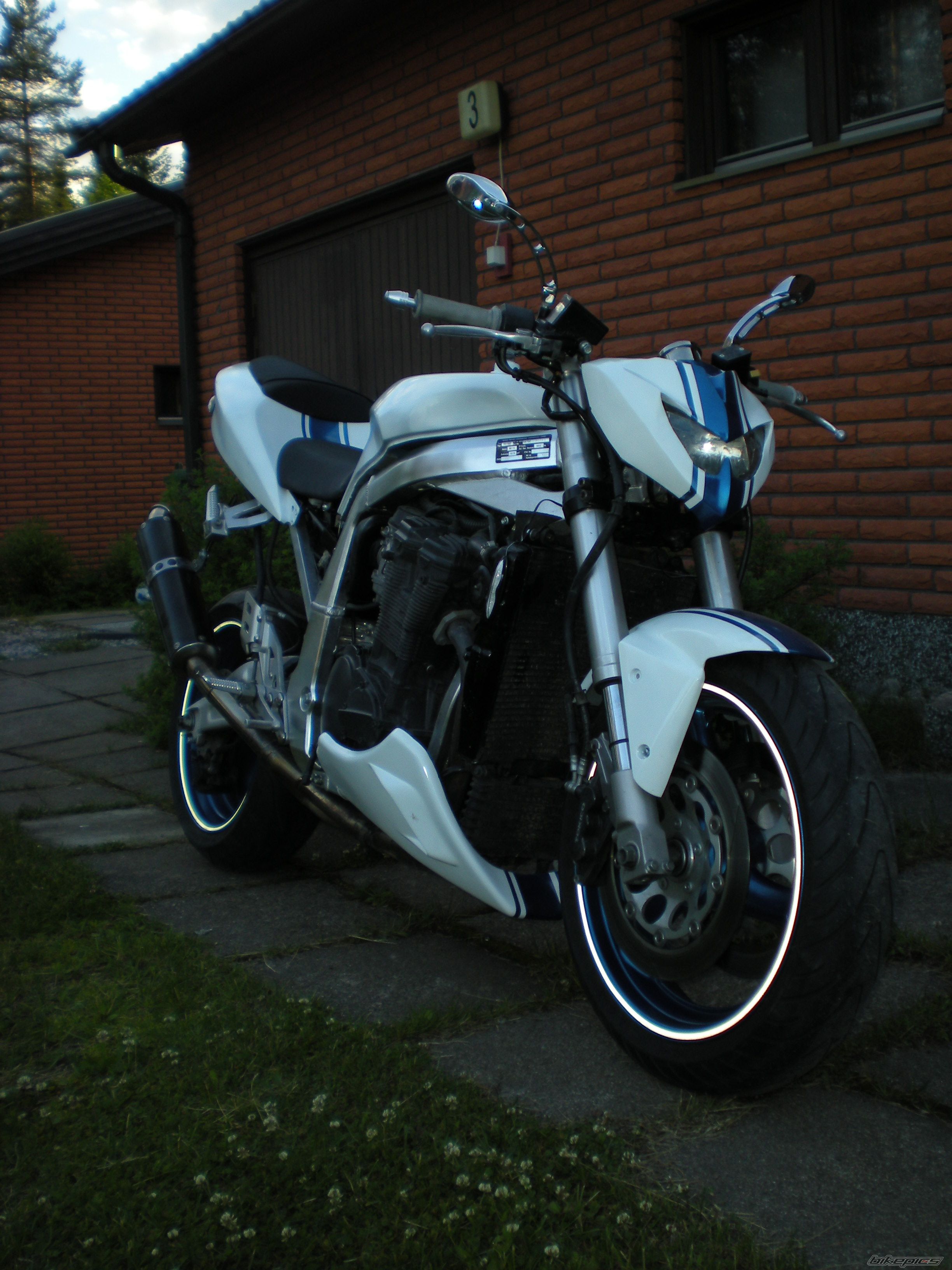 1993 SUZUKI GSX R 1100 | Picture 1707168 motorcycle photo
