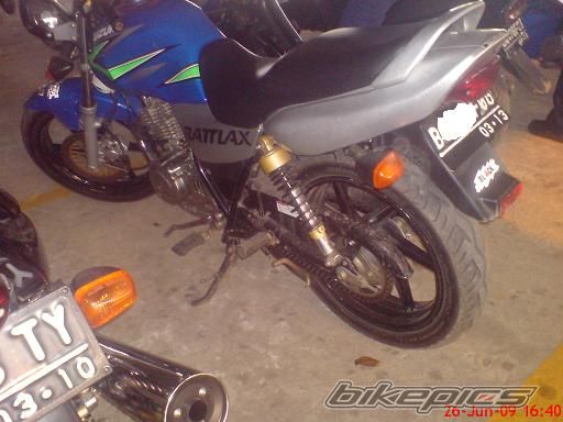 2004 SUZUKI GS 250 | Picture 1709115 motorcycle photo