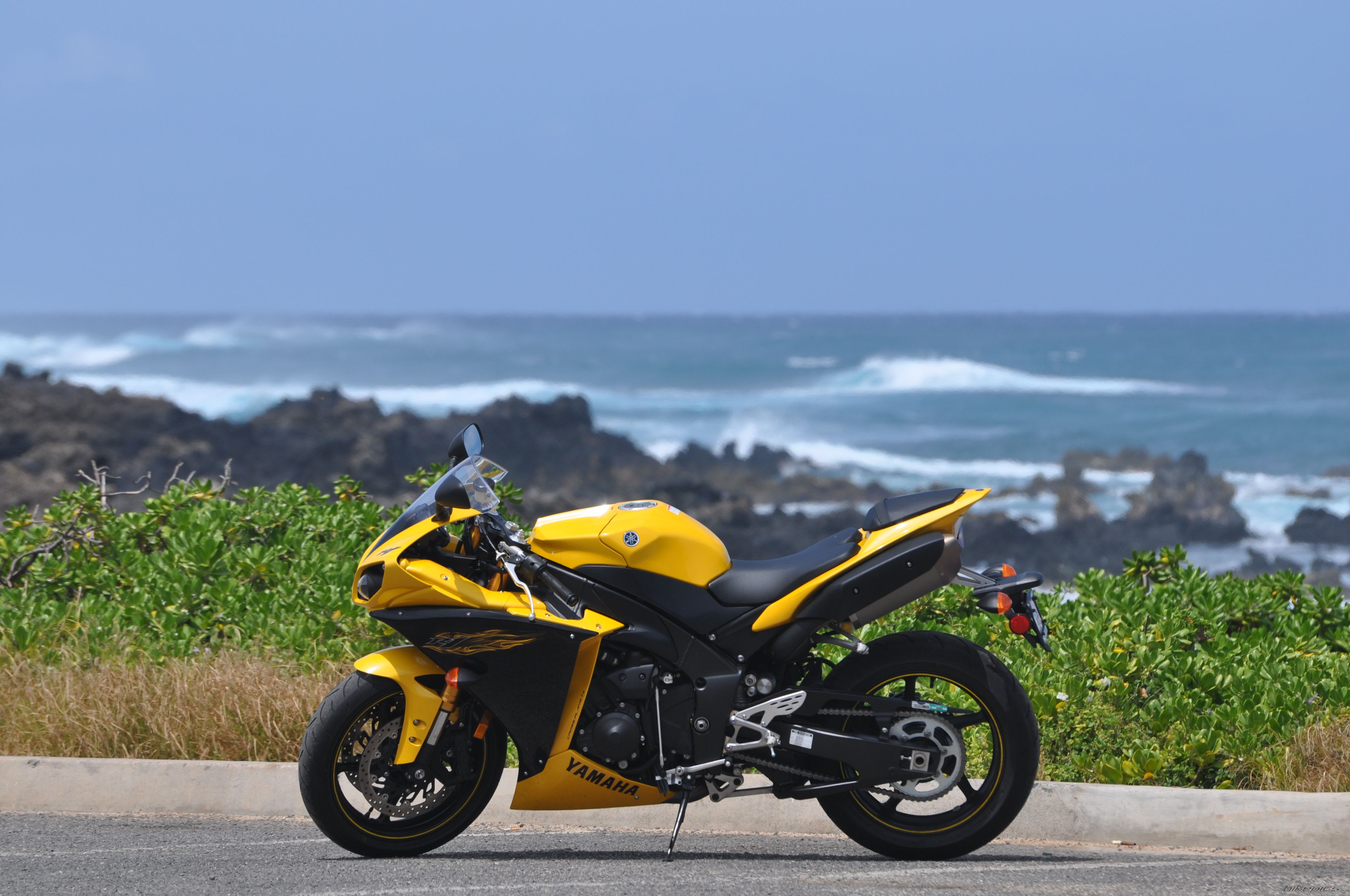 2009 YAMAHA YZF R1 | Picture 1711859 motorcycle photo
