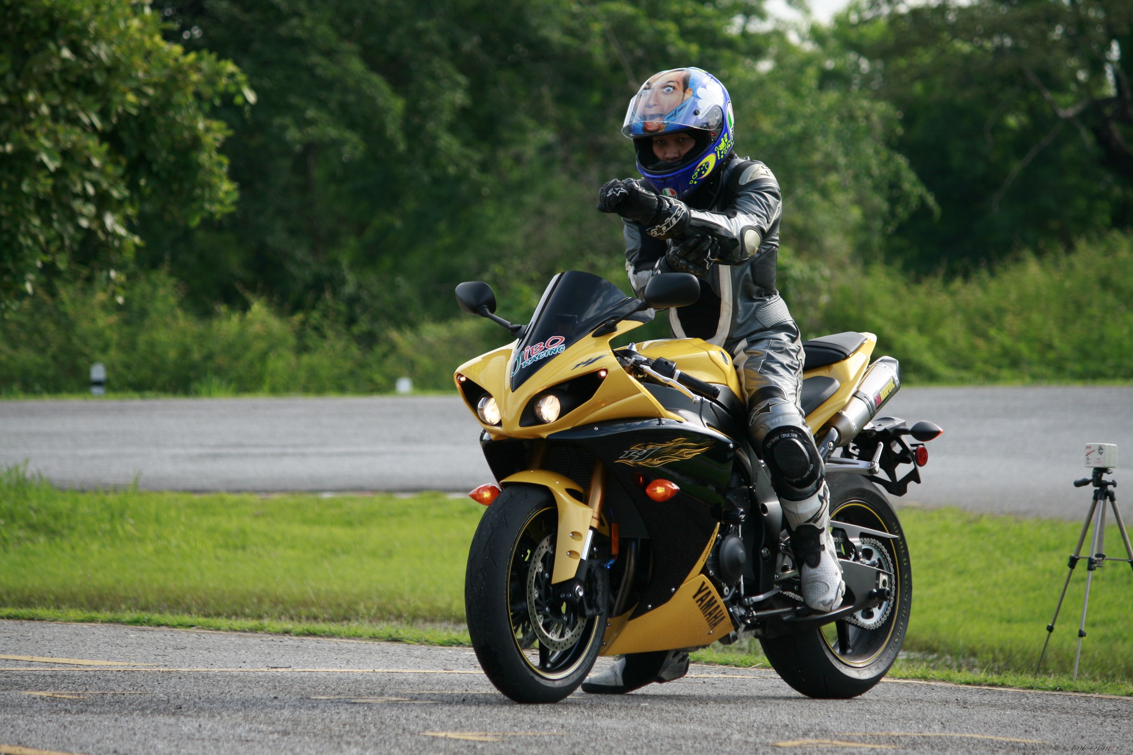 2009 YAMAHA YZF R1 | Picture 1713715 motorcycle photo