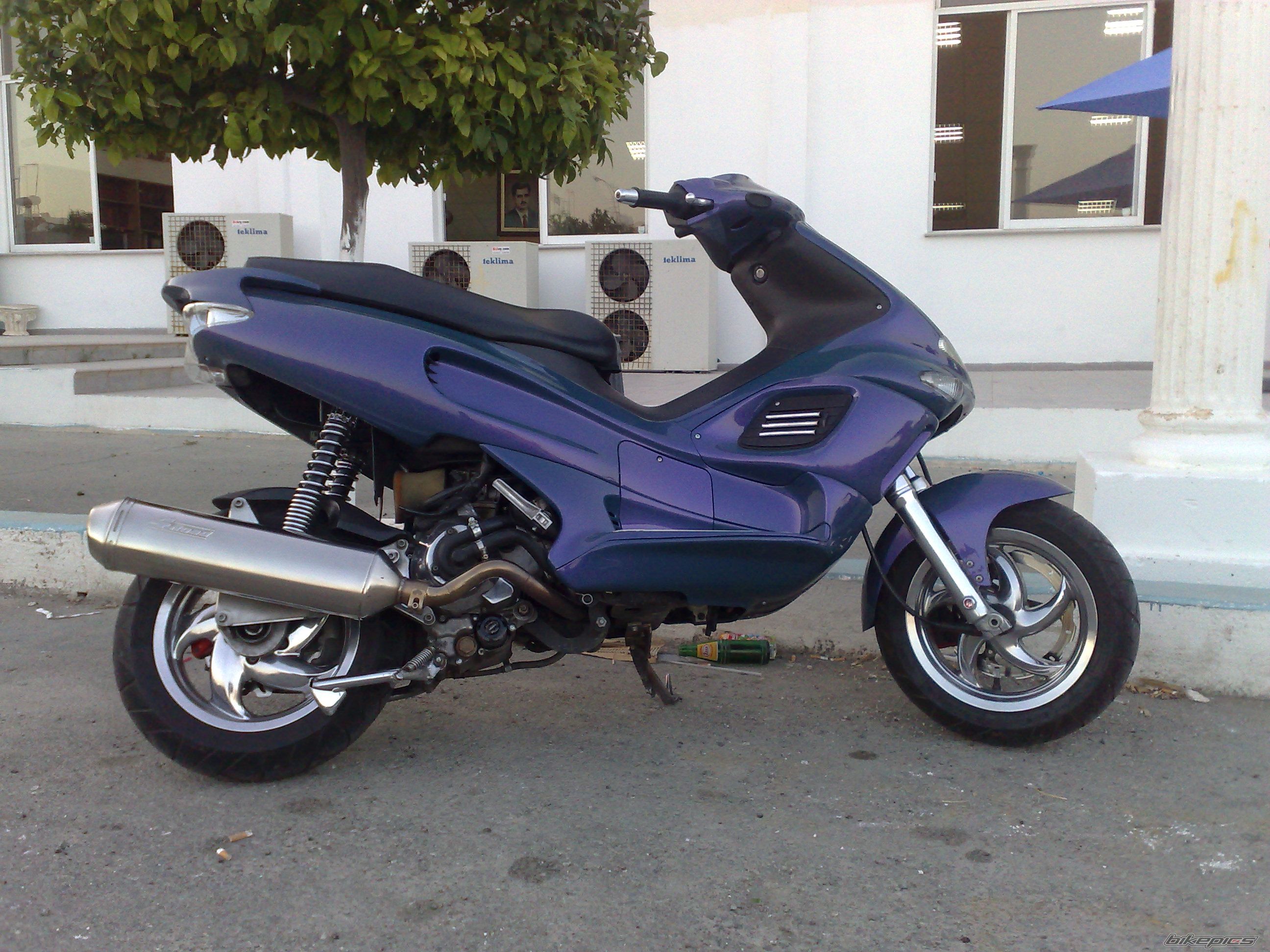 2010 GILERA RUNNER 200 VXR | Picture 1714057 motorcycle photo