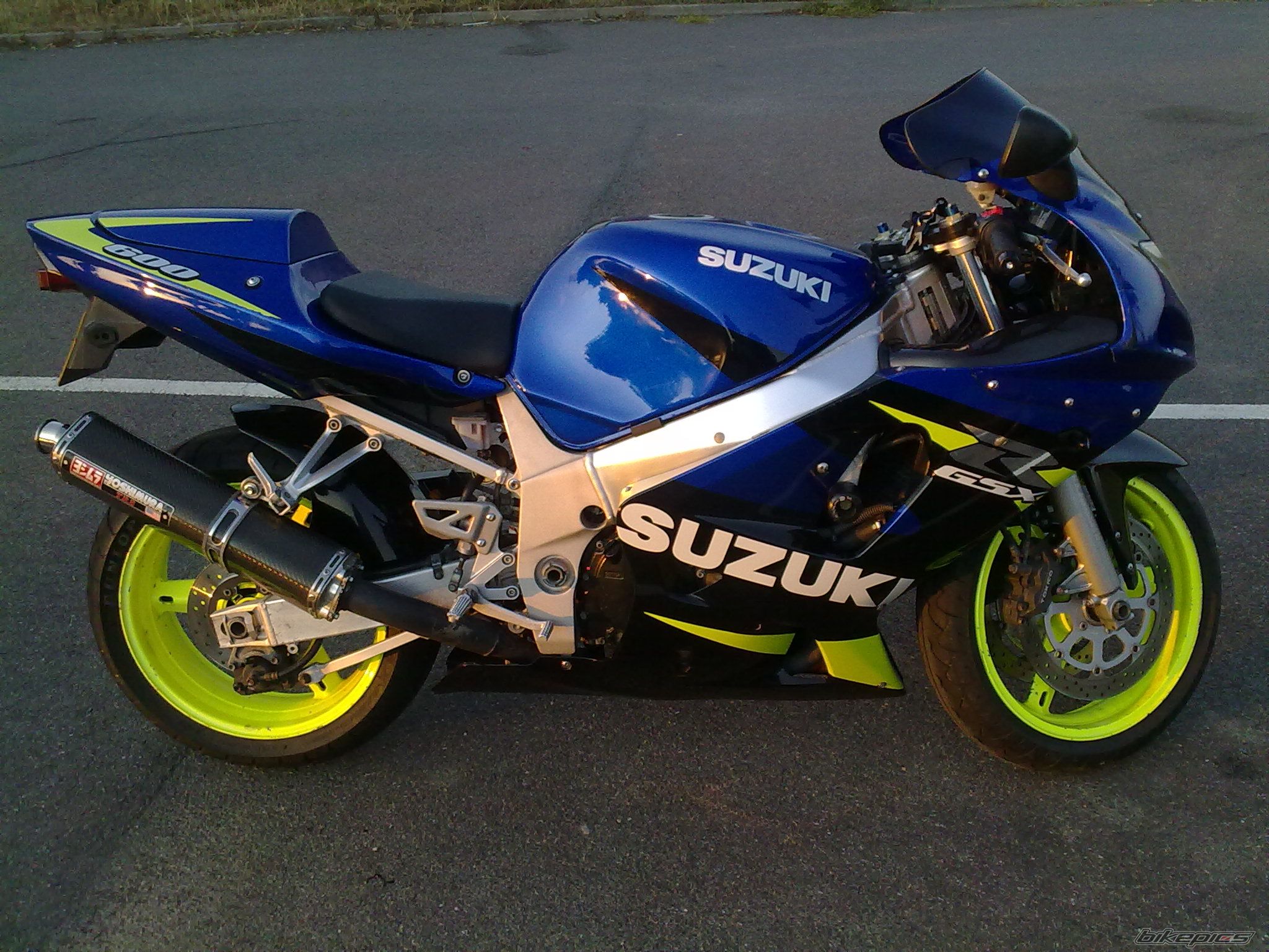 2001 SUZUKI GSX R 600 | Picture 1716621 motorcycle photo