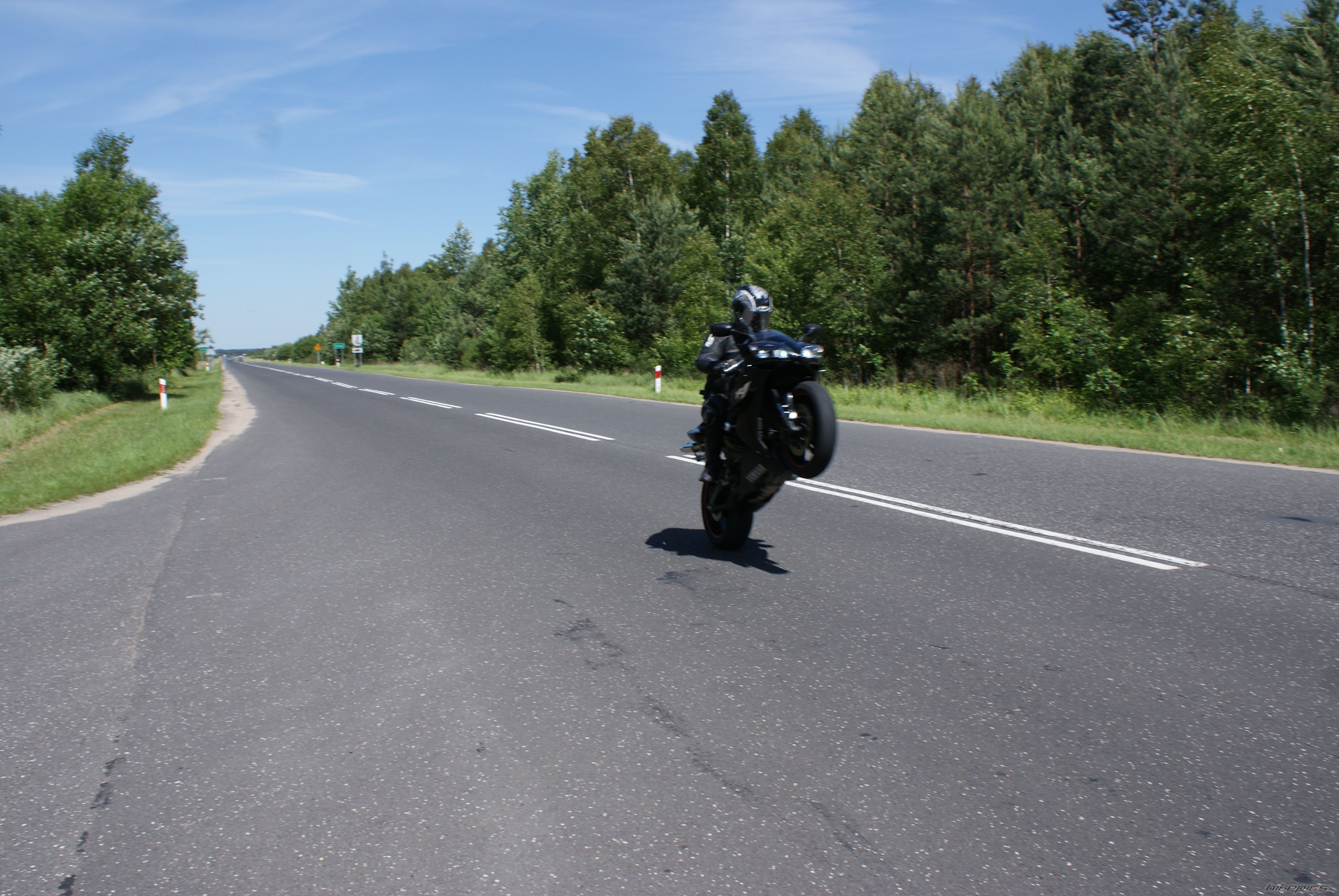 2004 YAMAHA YZF R1 | Picture 1716801 motorcycle photo