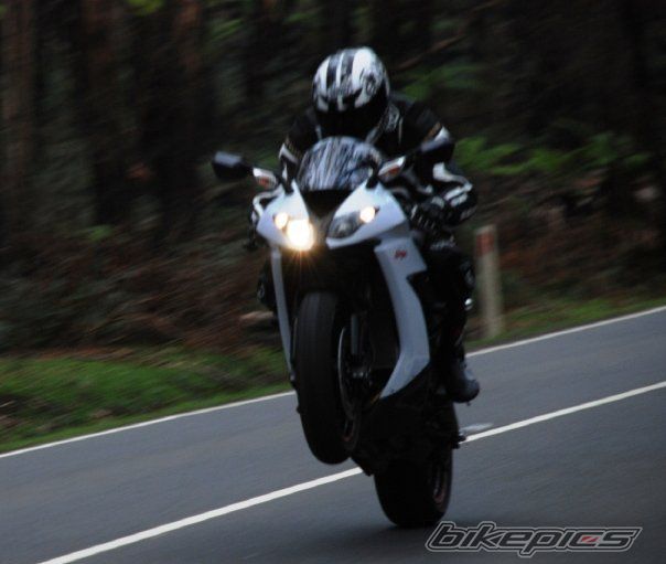 2009 KAWASAKI ZX 10R | Picture 1716804 motorcycle photo