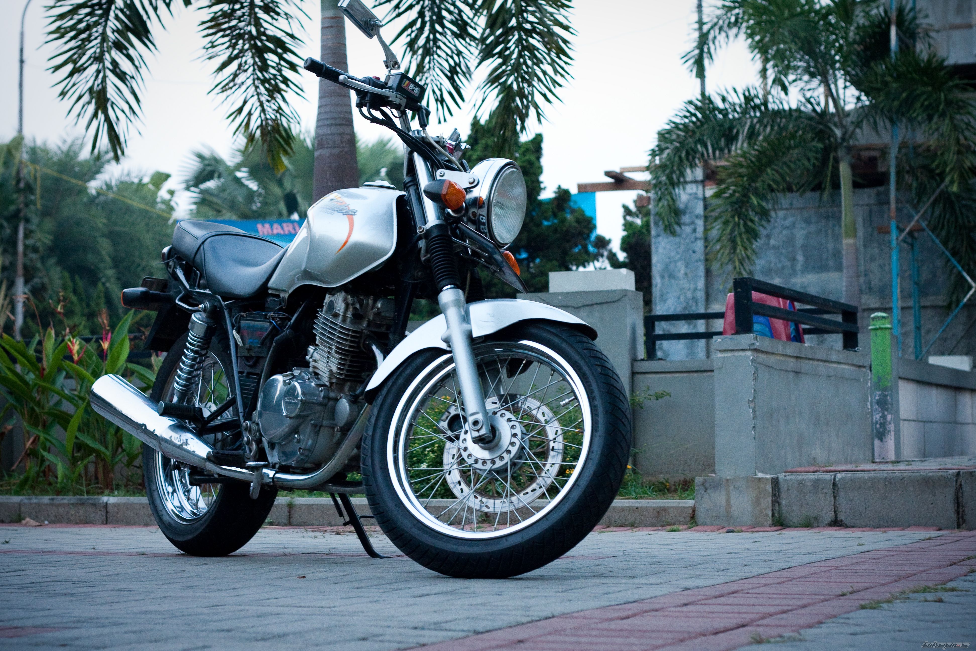 2001 SUZUKI GS 250 | Picture 1718887 motorcycle photo