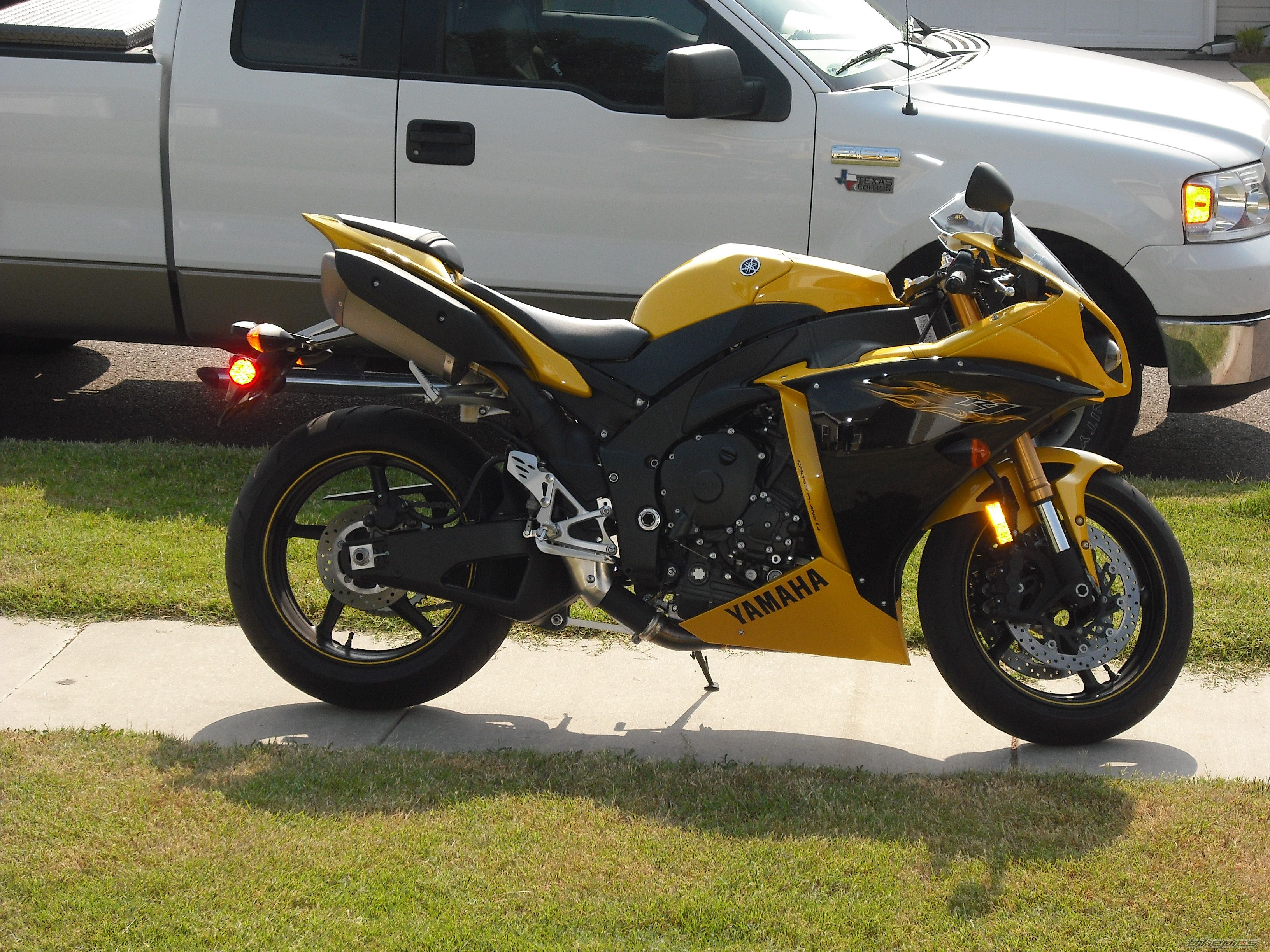 2009 YAMAHA YZF R1 | Picture 1719615 motorcycle photo