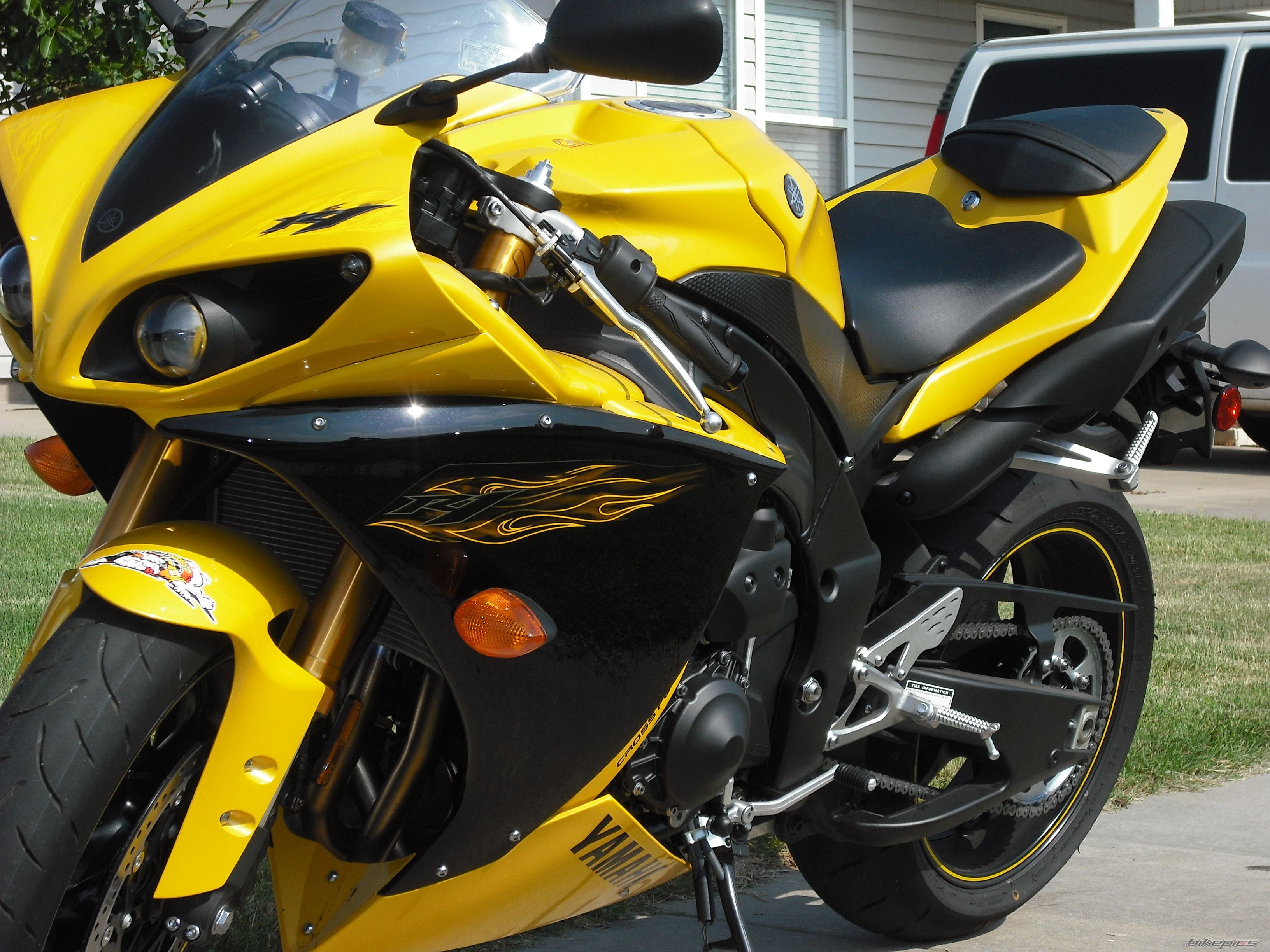2009 YAMAHA YZF R1 | Picture 1719616 motorcycle photo