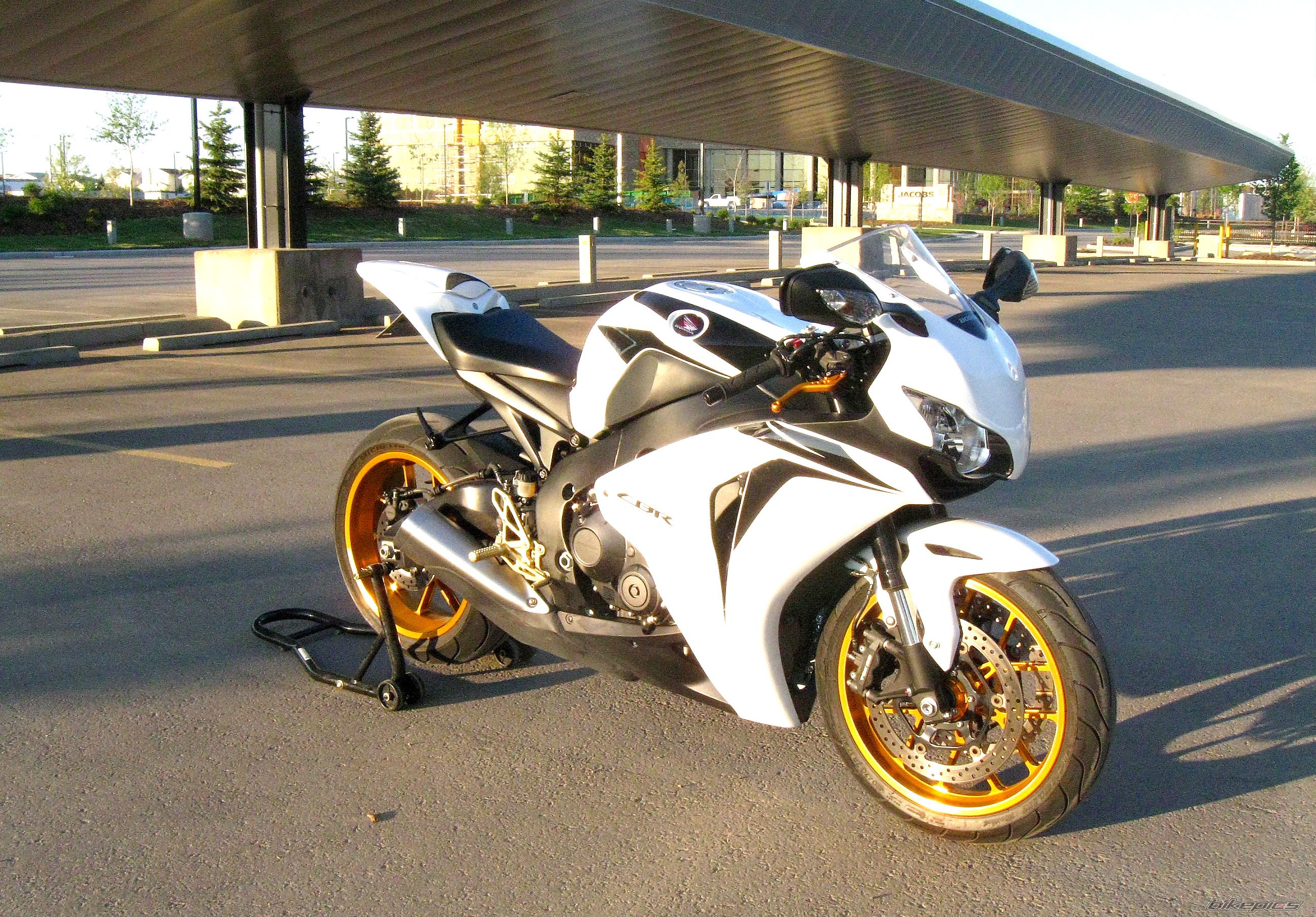 2008 HONDA CBR 1000  RR | Picture 1722651 motorcycle photo