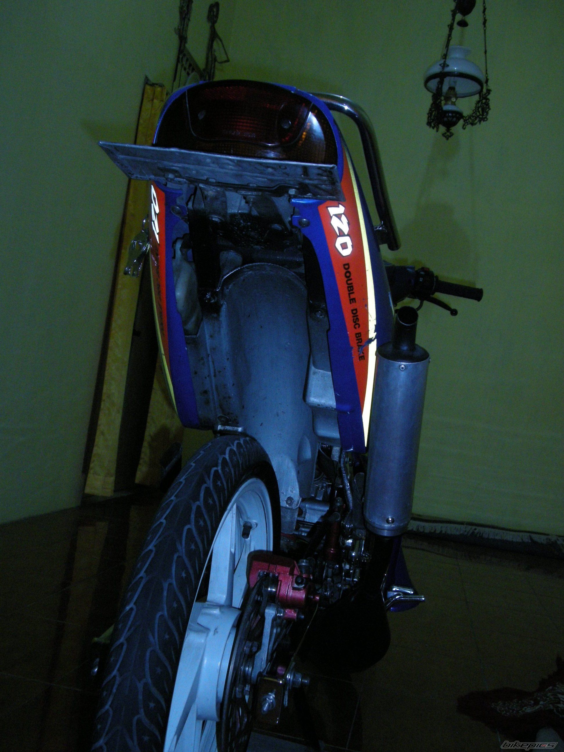 2004 SUZUKI SATRIA 120 | Picture 1728114 motorcycle photo
