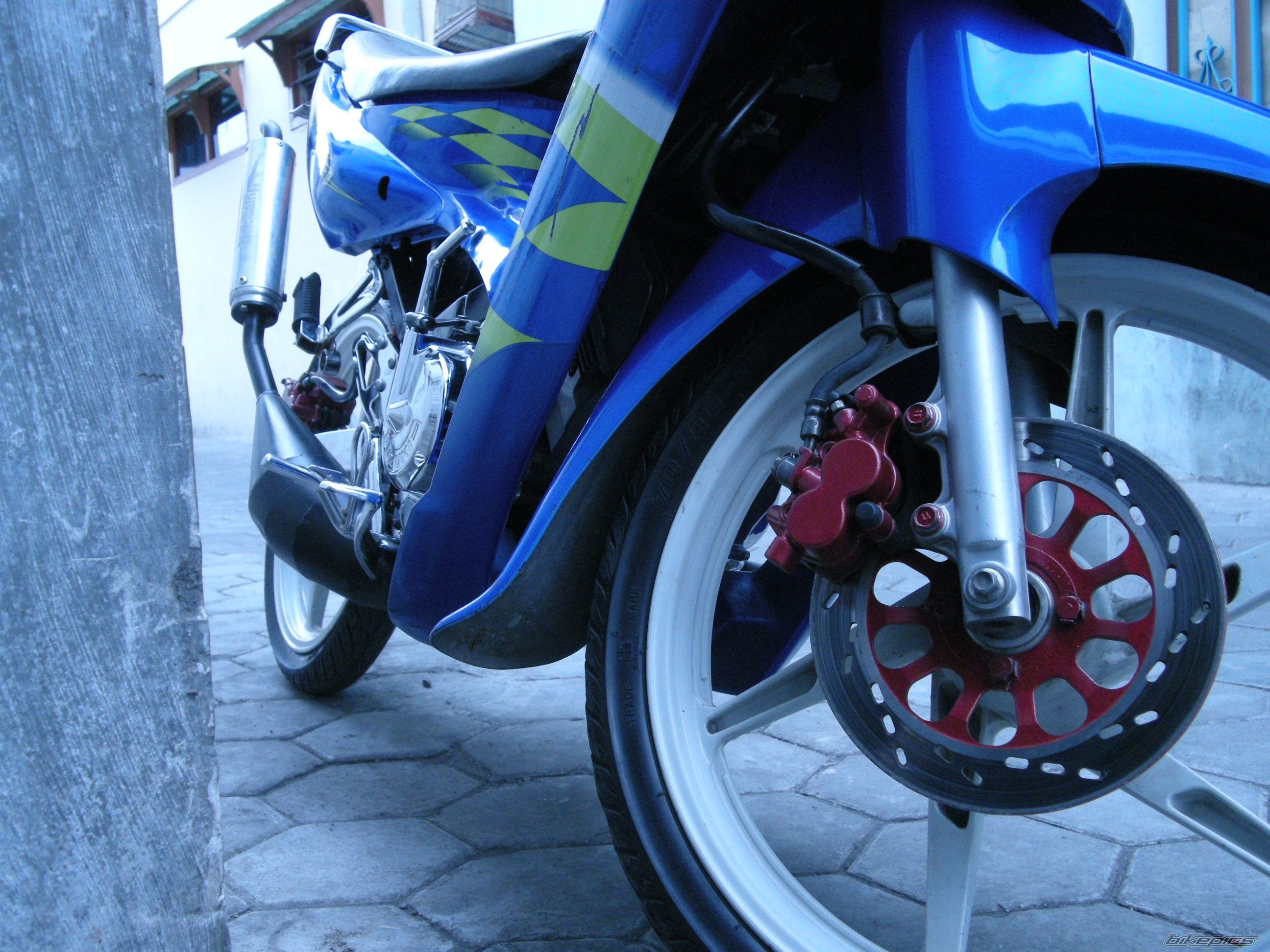2004 SUZUKI SATRIA 120 | Picture 1728125 motorcycle photo