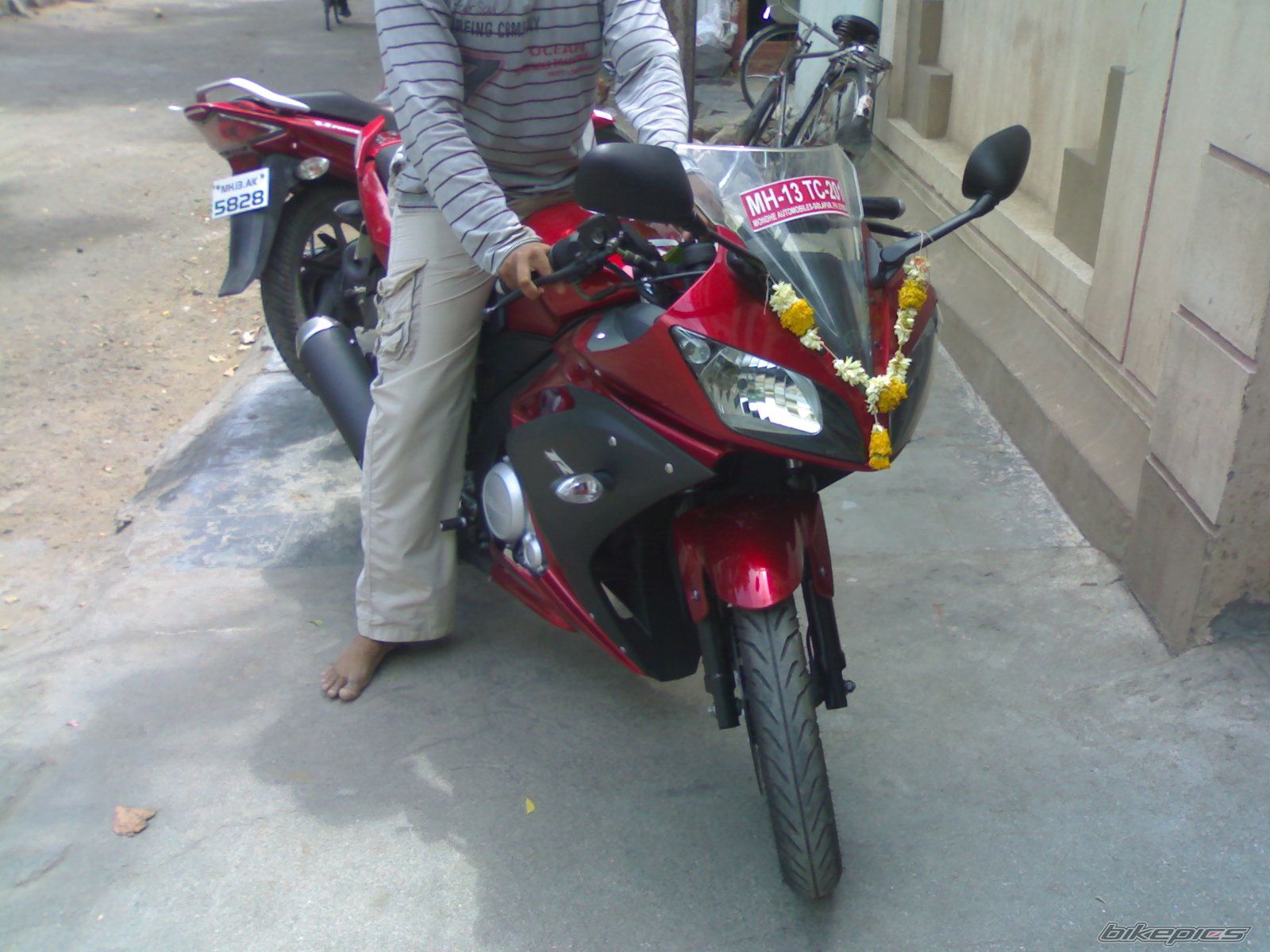 2008 YAMAHA YZF R1 | Picture 1730081 motorcycle photo