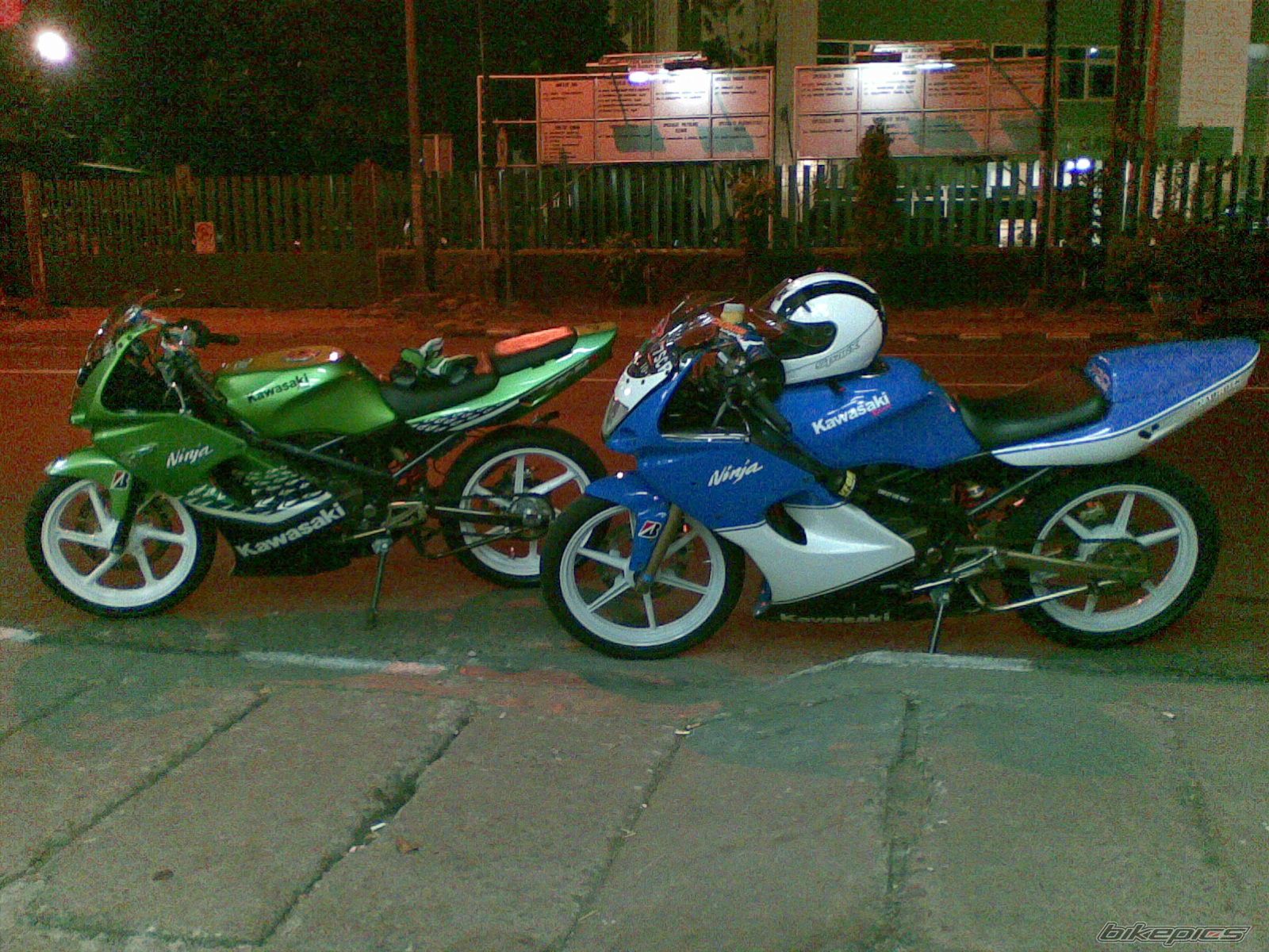2009 KAWASAKI KR 150 | Picture 1730160 motorcycle photo