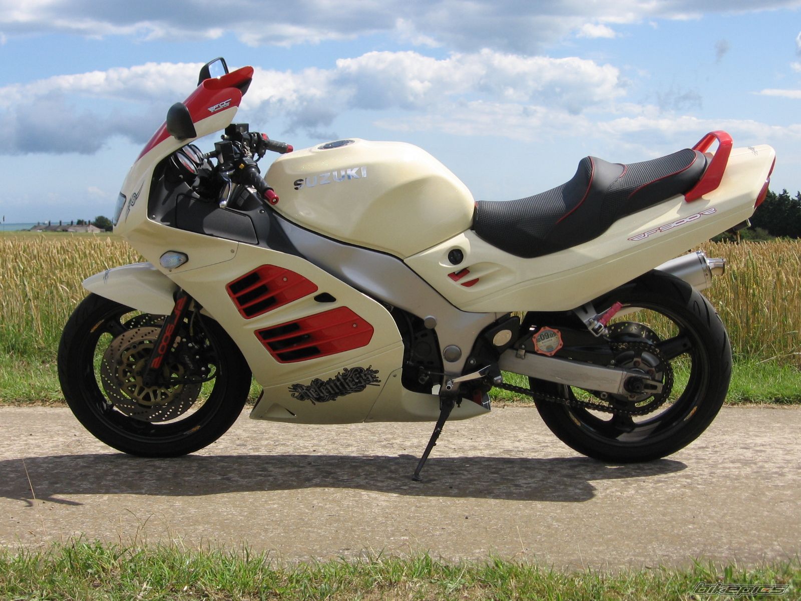 1999 SUZUKI RF 900 | Picture 1731710 motorcycle photo